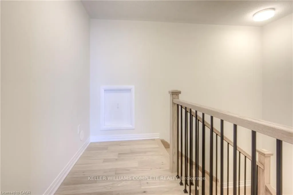 104 Settlers Road E