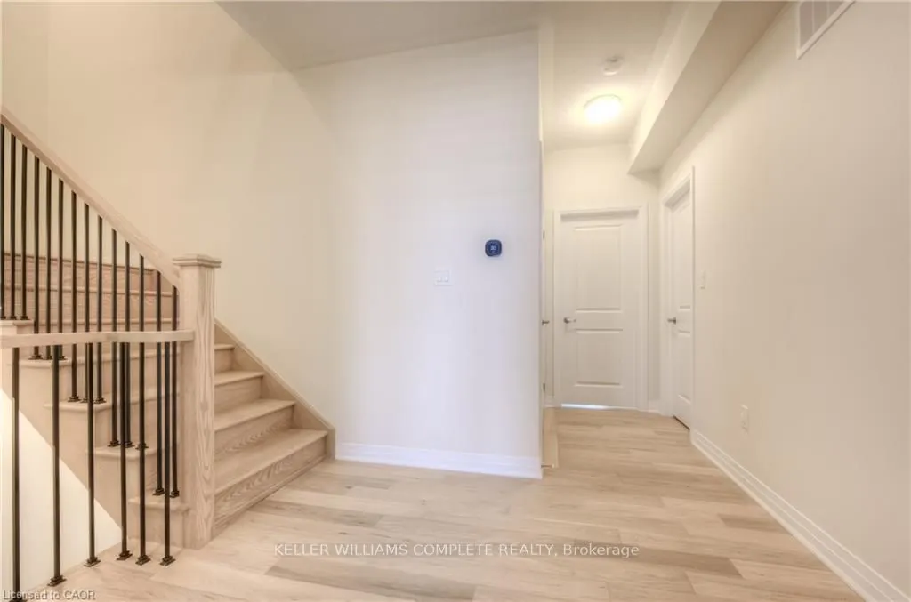 104 Settlers Road E