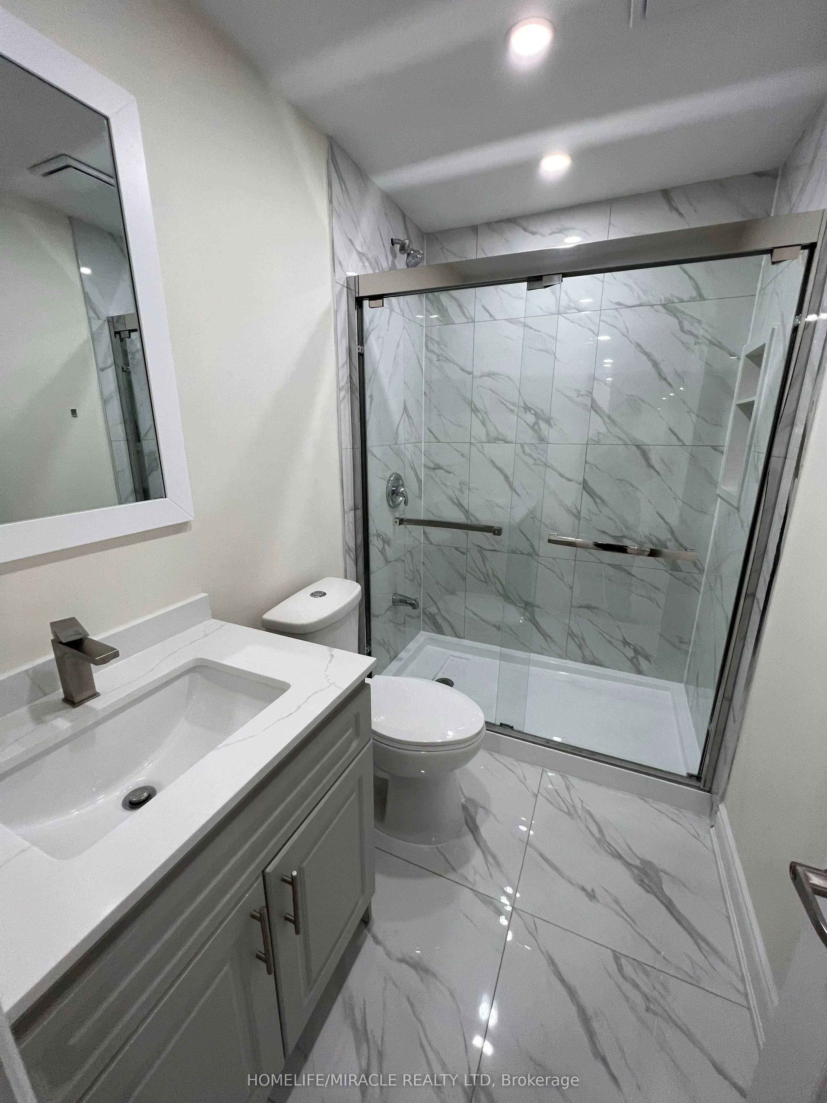 4 Keith Monkman Way S, #Basment
