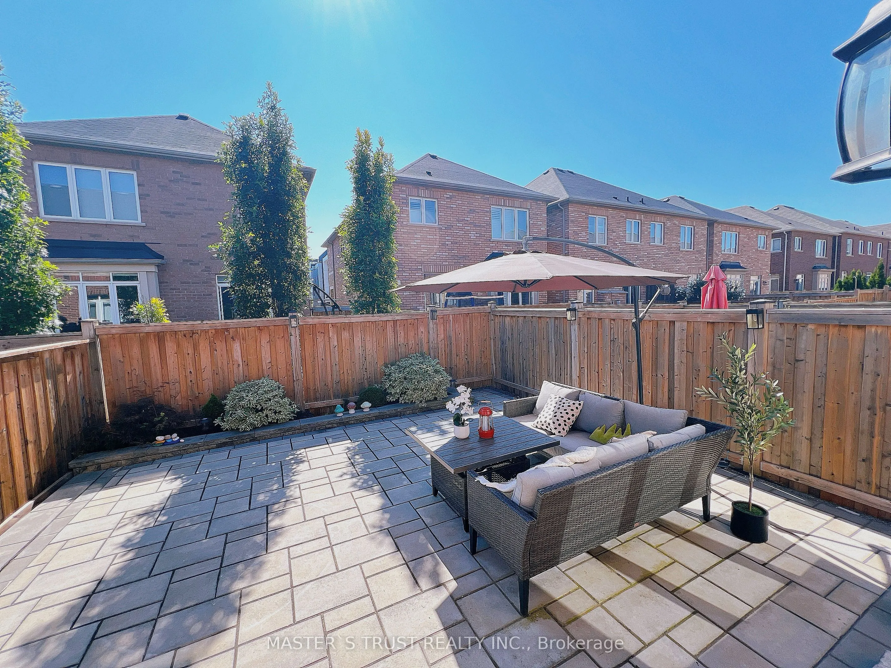 116 Orchardcroft Road S