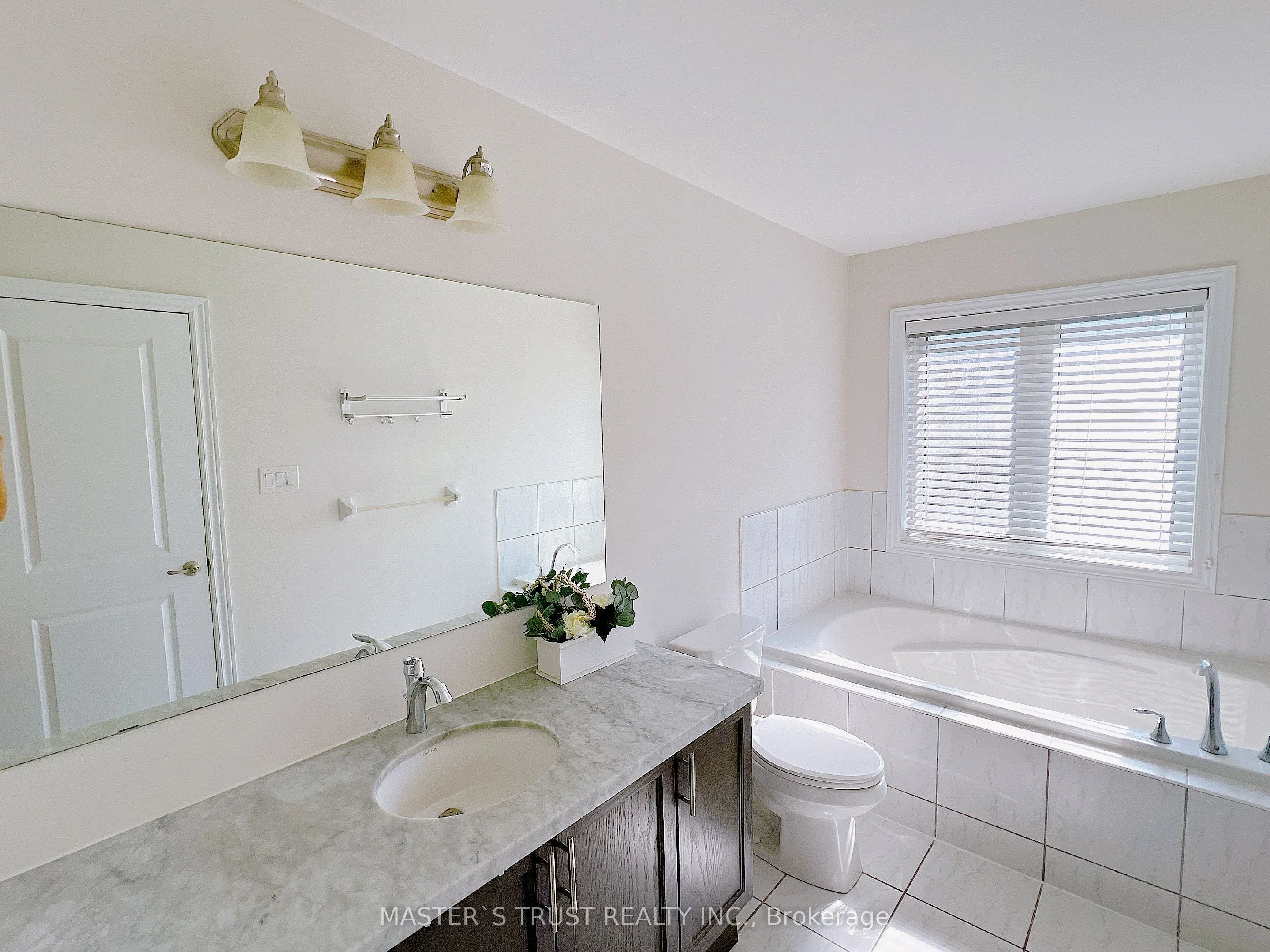 116 Orchardcroft Road S