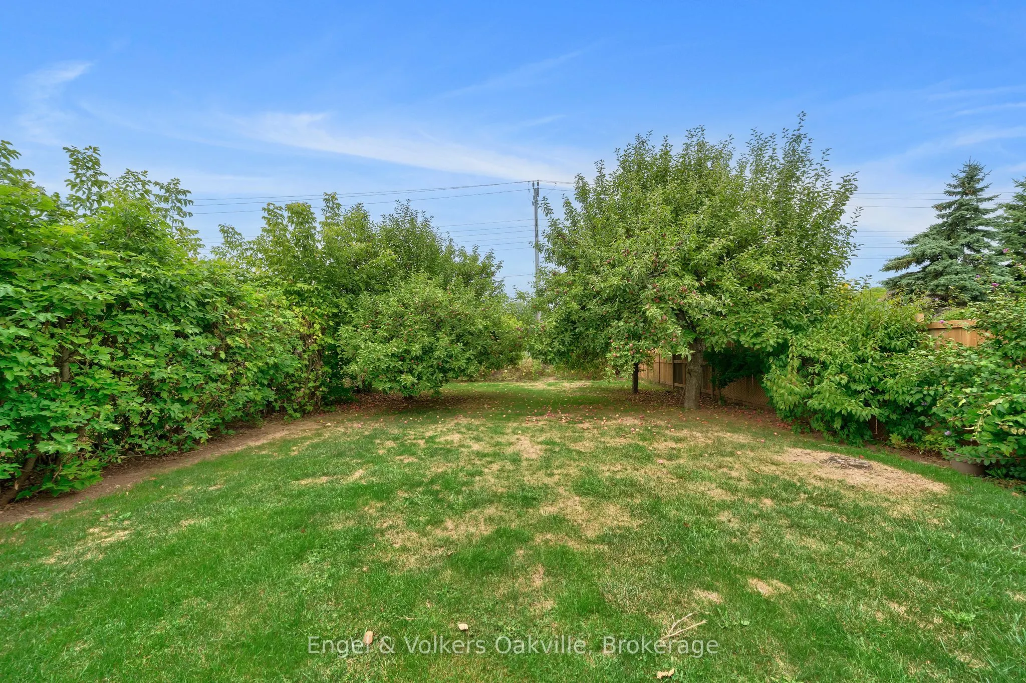 1487 Kenilworth Crescent