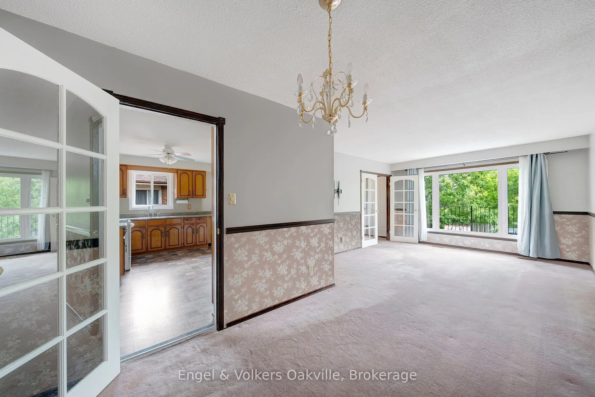 1487 Kenilworth Crescent