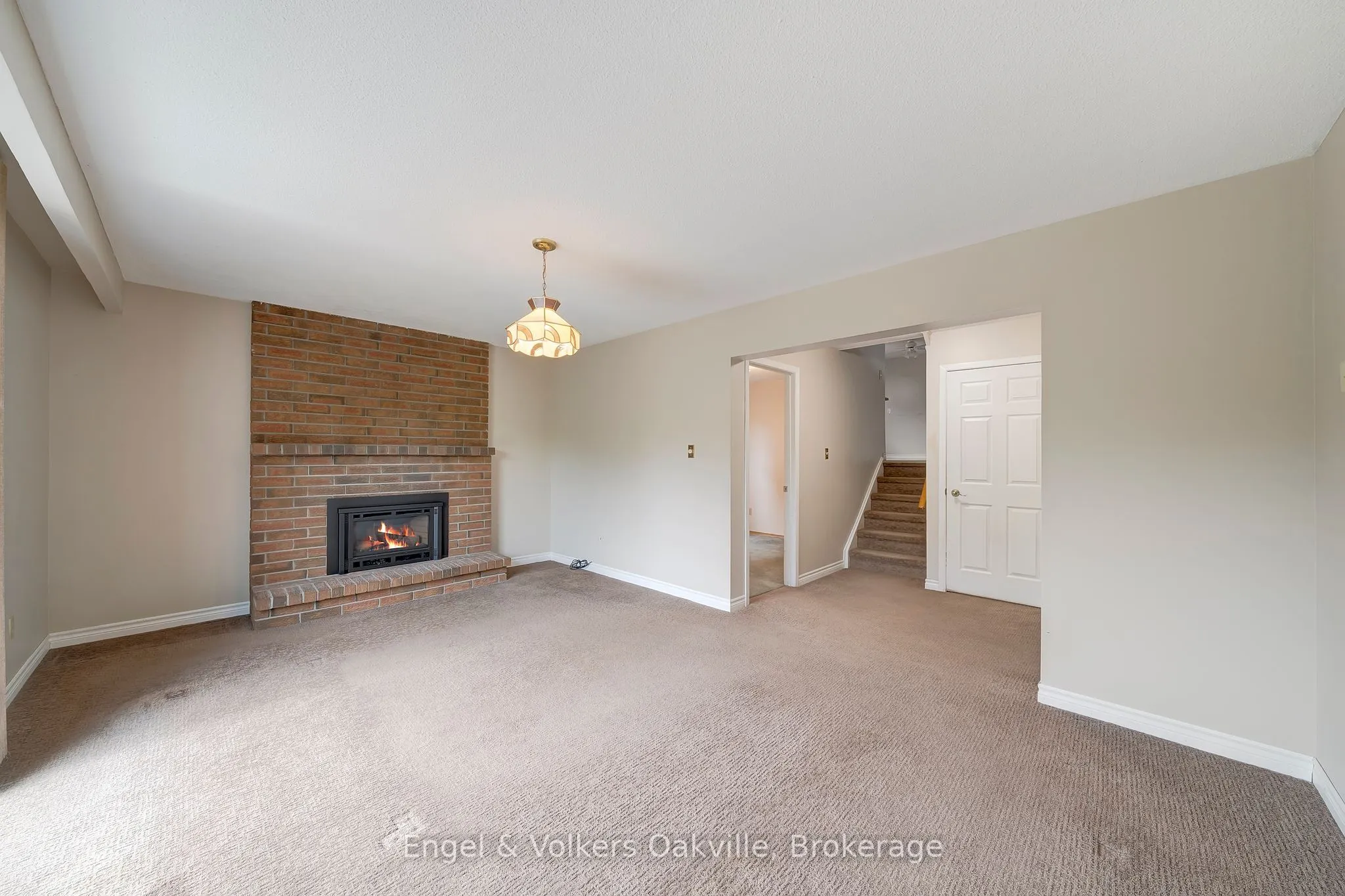 1487 Kenilworth Crescent