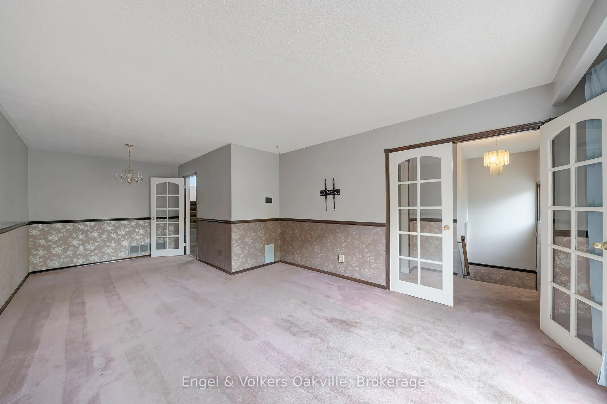 1487 Kenilworth Crescent