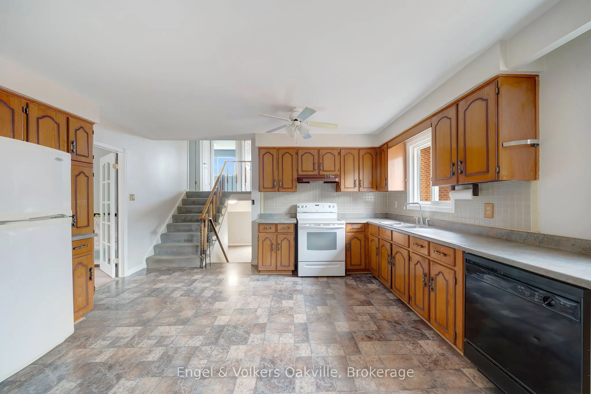 1487 Kenilworth Crescent