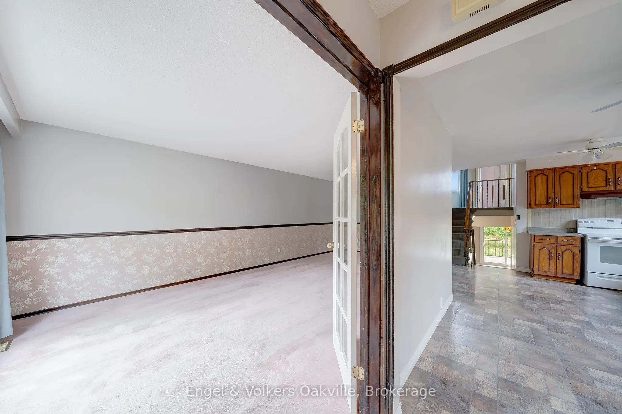 1487 Kenilworth Crescent
