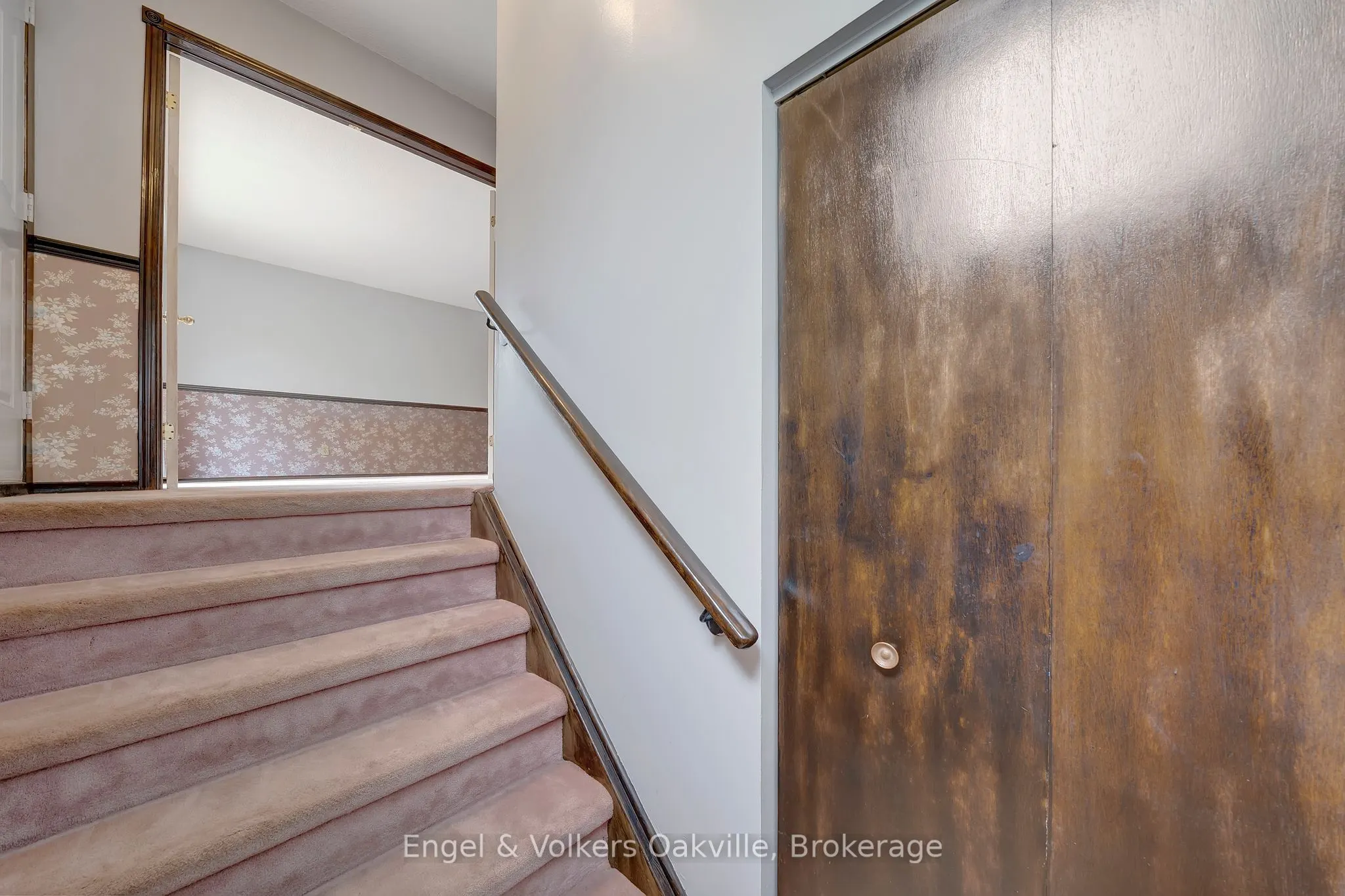 1487 Kenilworth Crescent