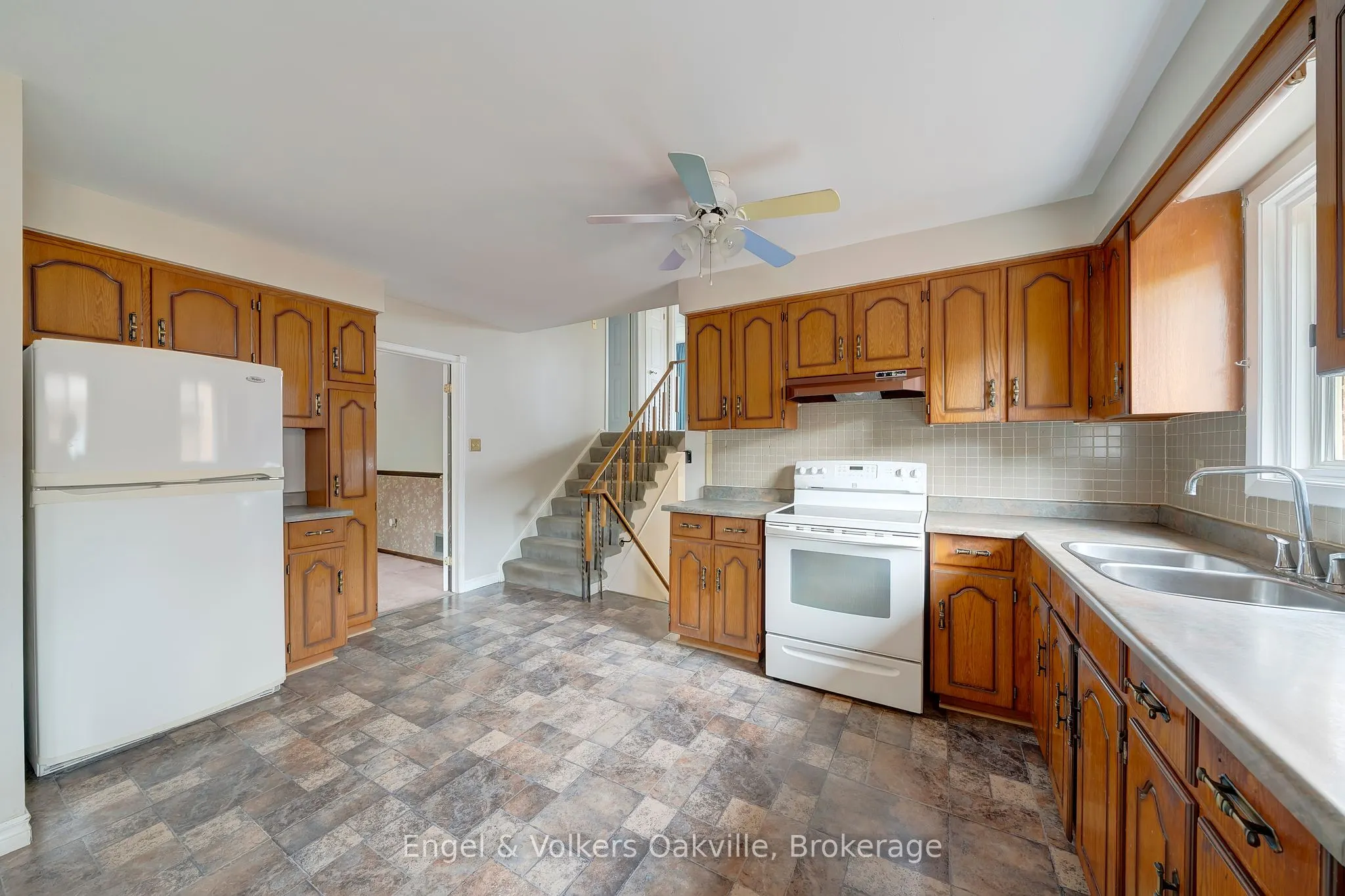 1487 Kenilworth Crescent