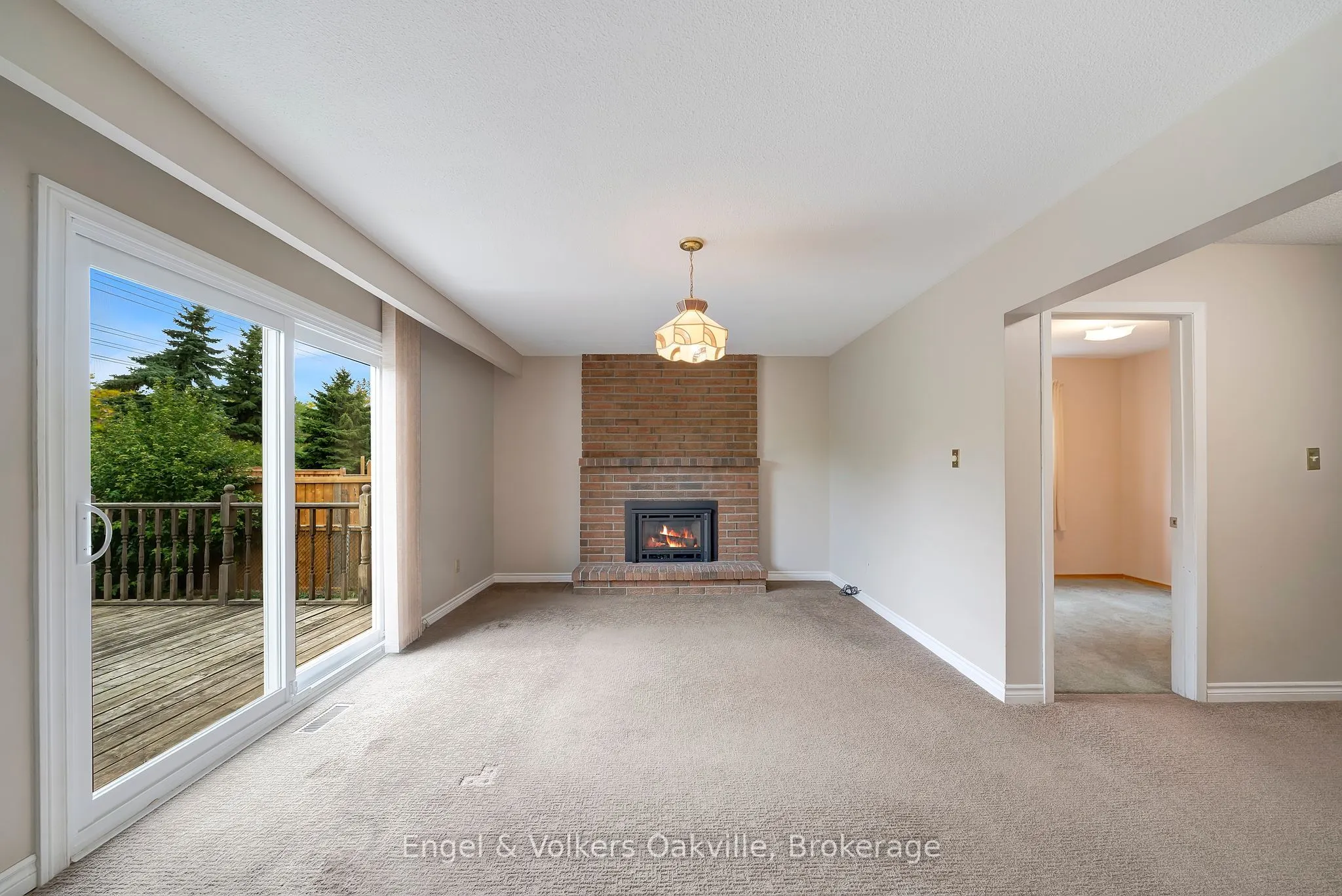 1487 Kenilworth Crescent