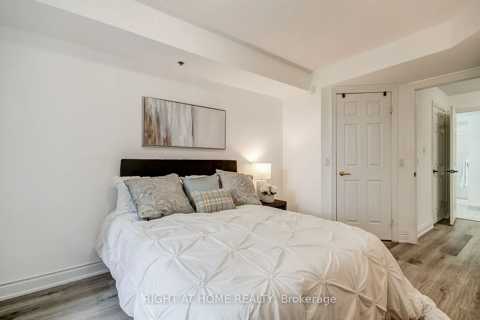 100 Burloak Drive, #1409