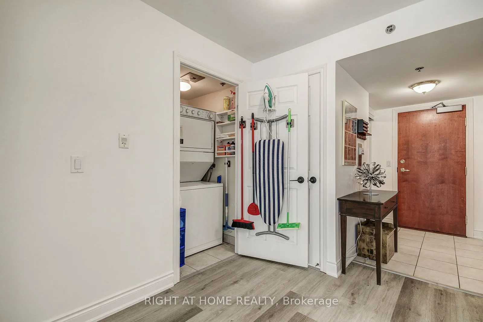 100 Burloak Drive, #1409