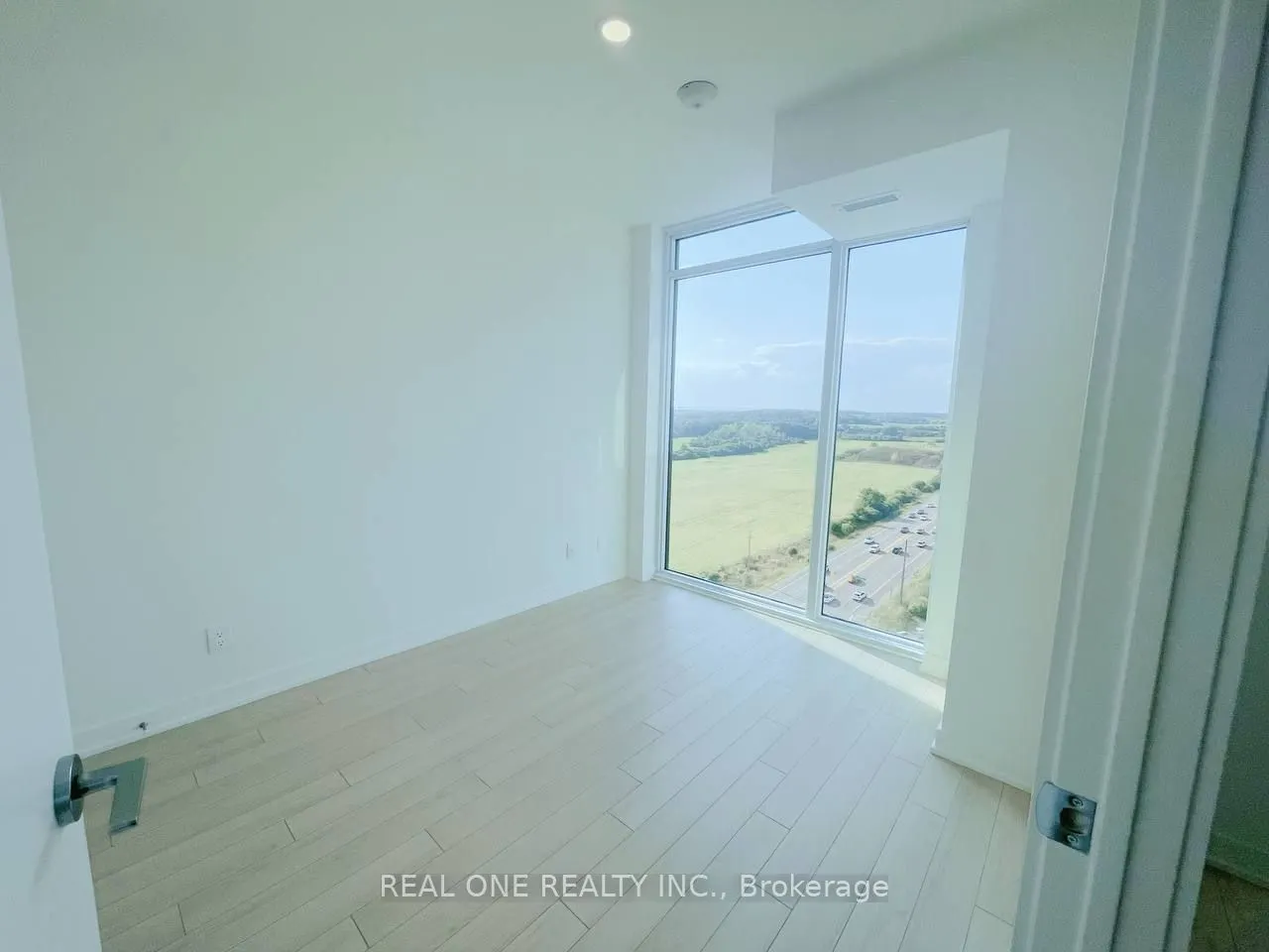 3079 Trafalgar Road, #1404