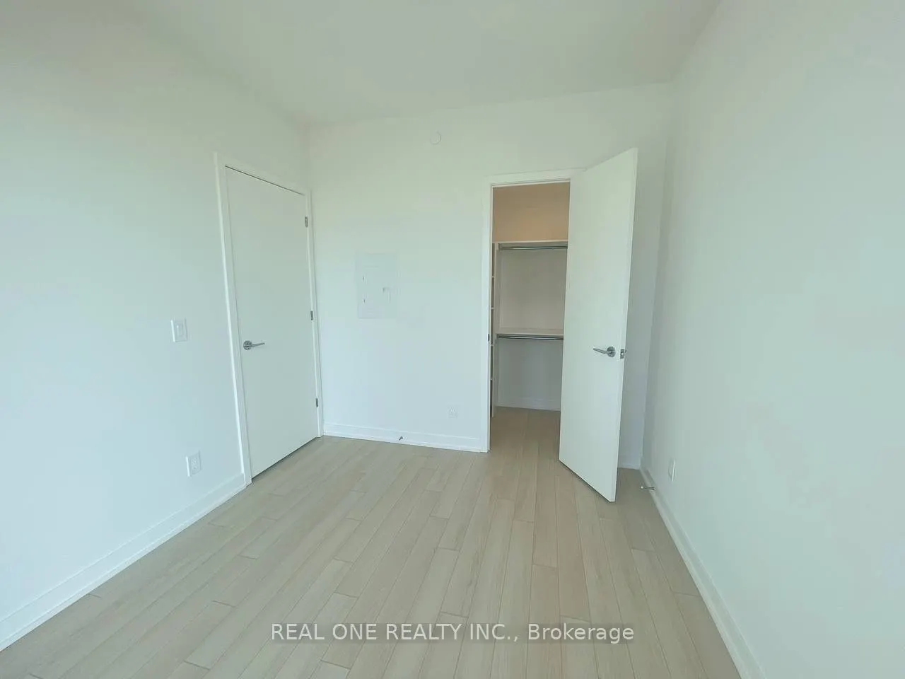 3079 Trafalgar Road, #1404