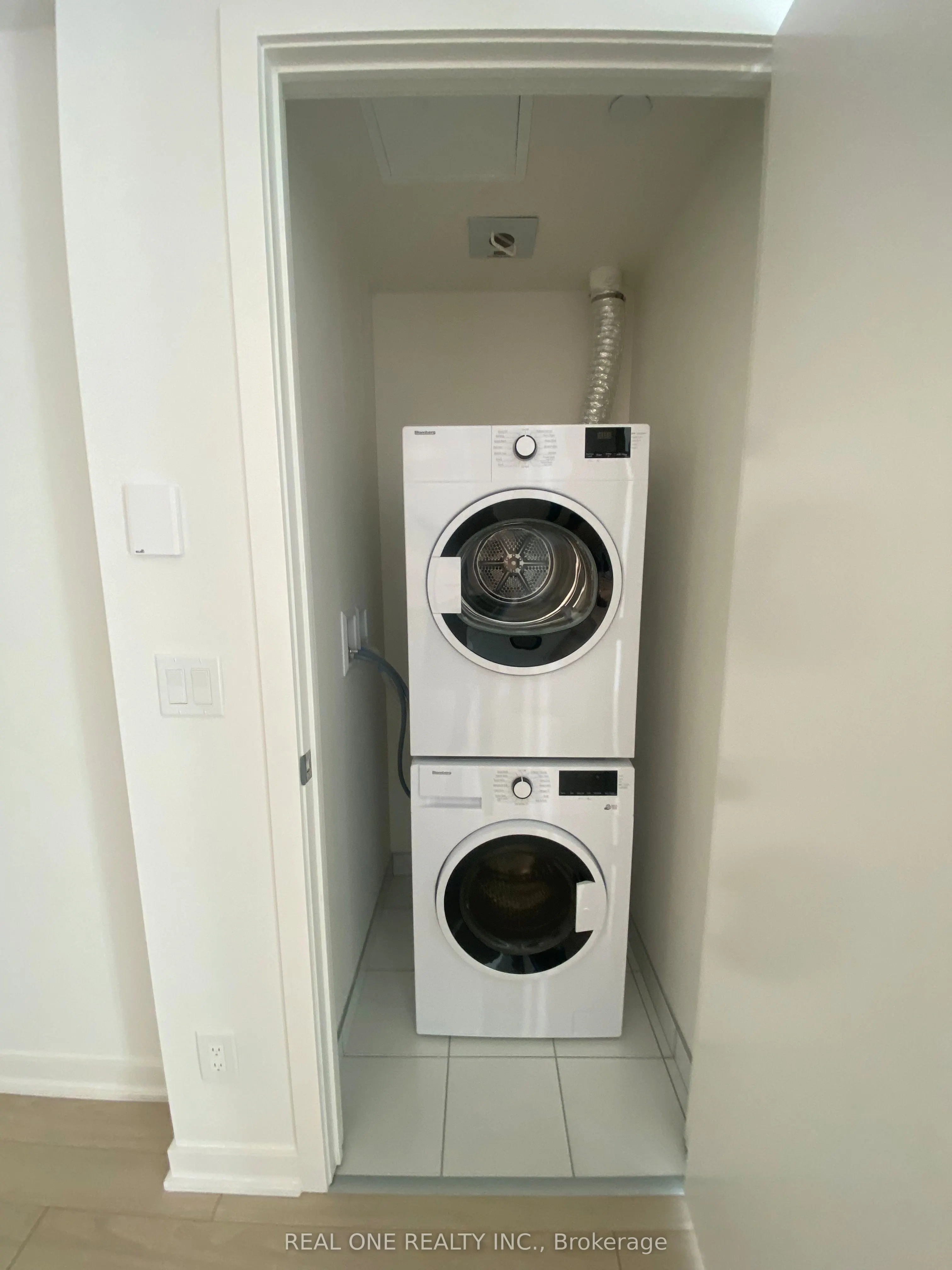 3079 Trafalgar Road, #1404