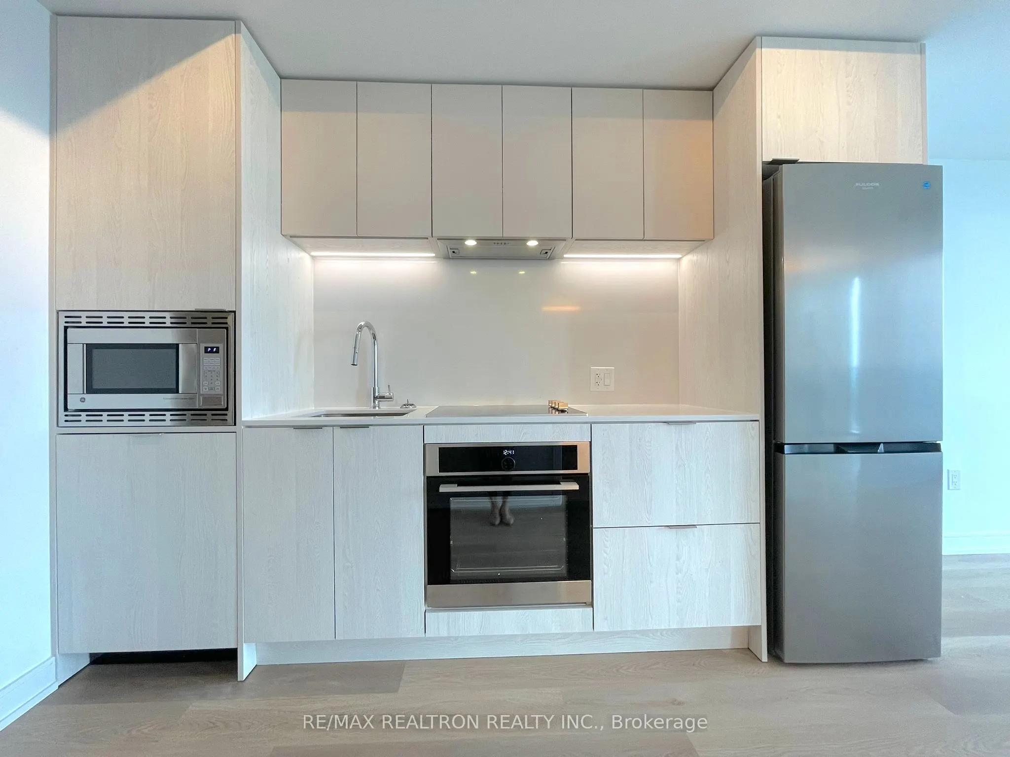 3009 Novar Road, #1402