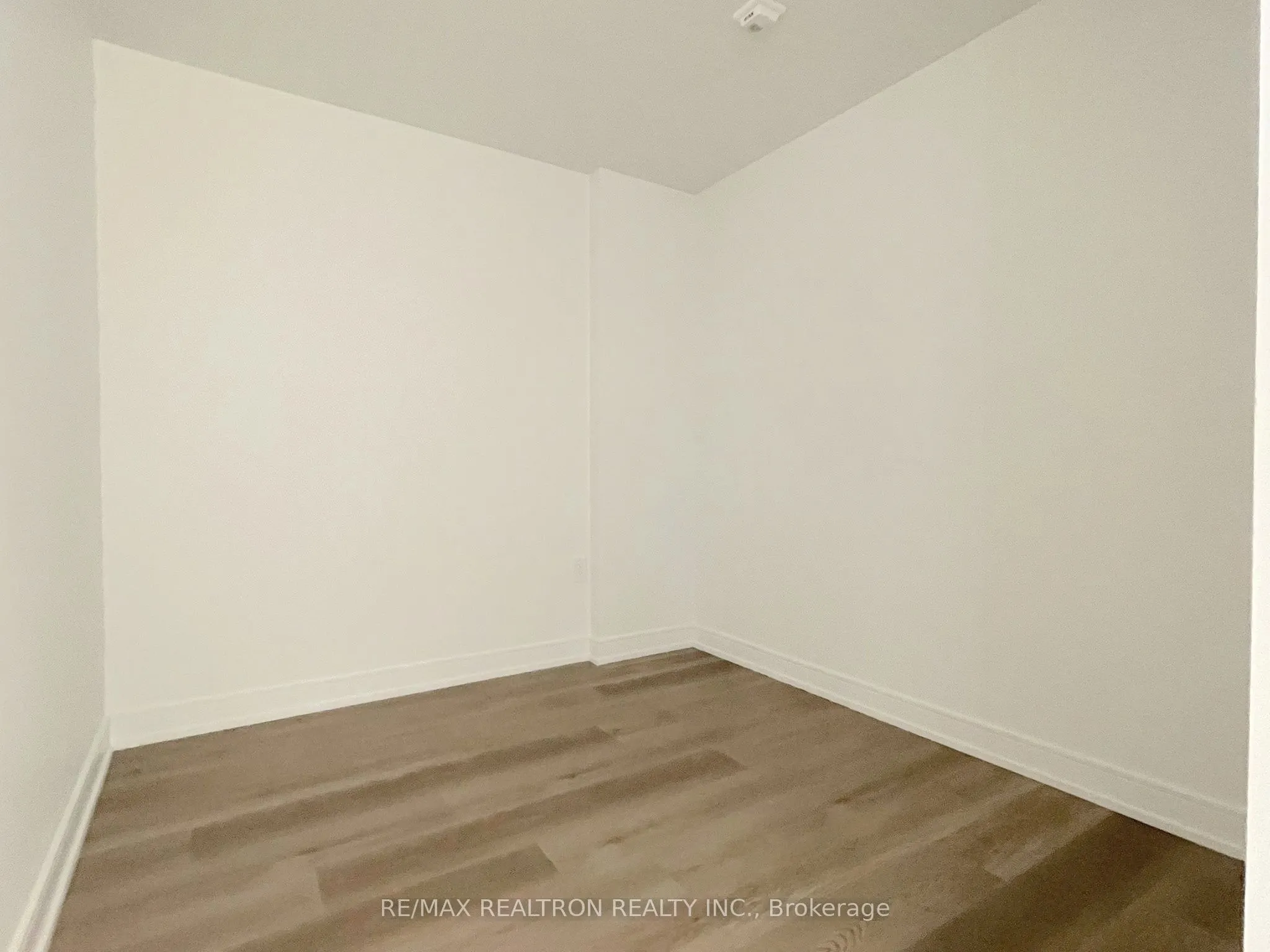 3009 Novar Road, #1402
