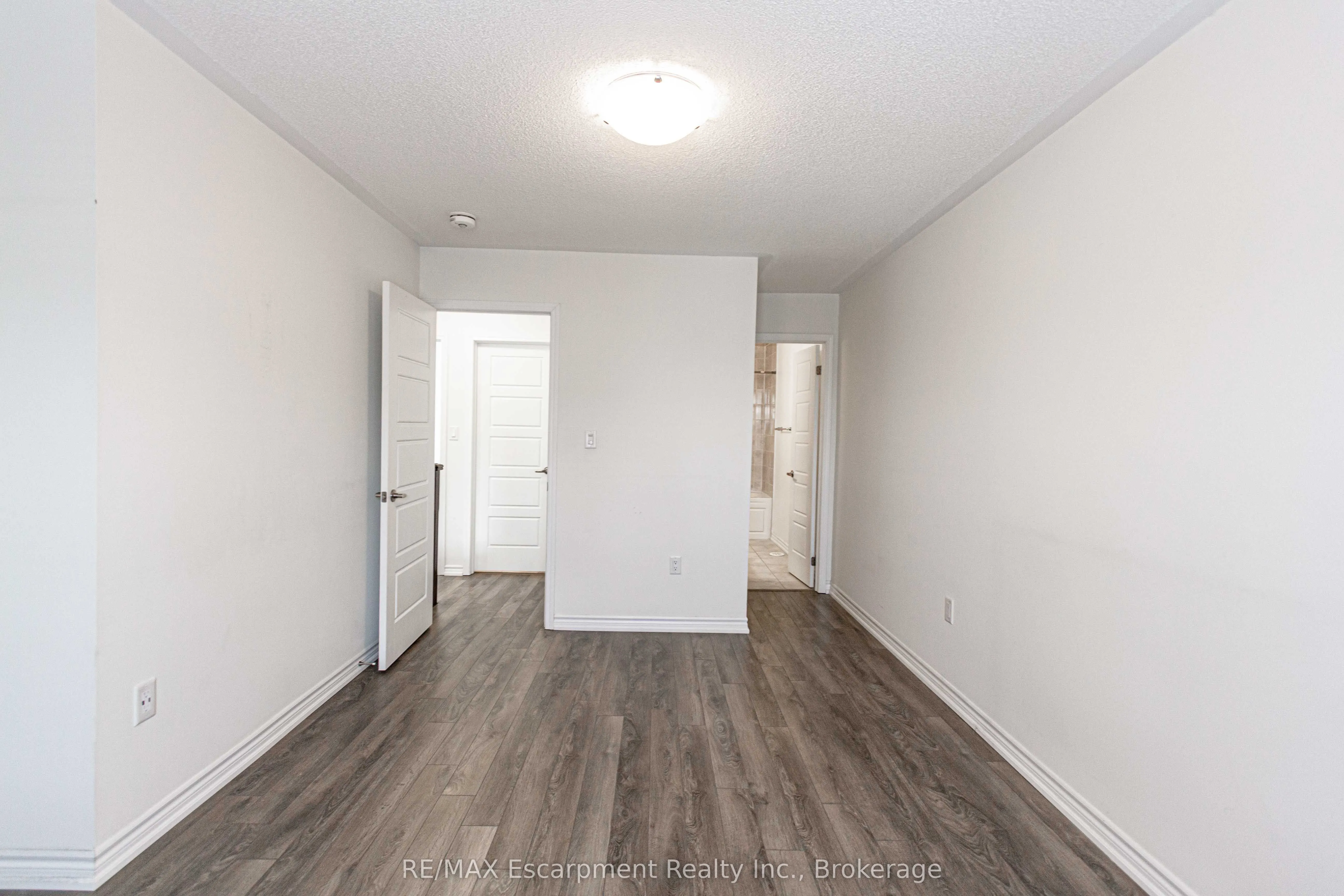 555 Allport Gate