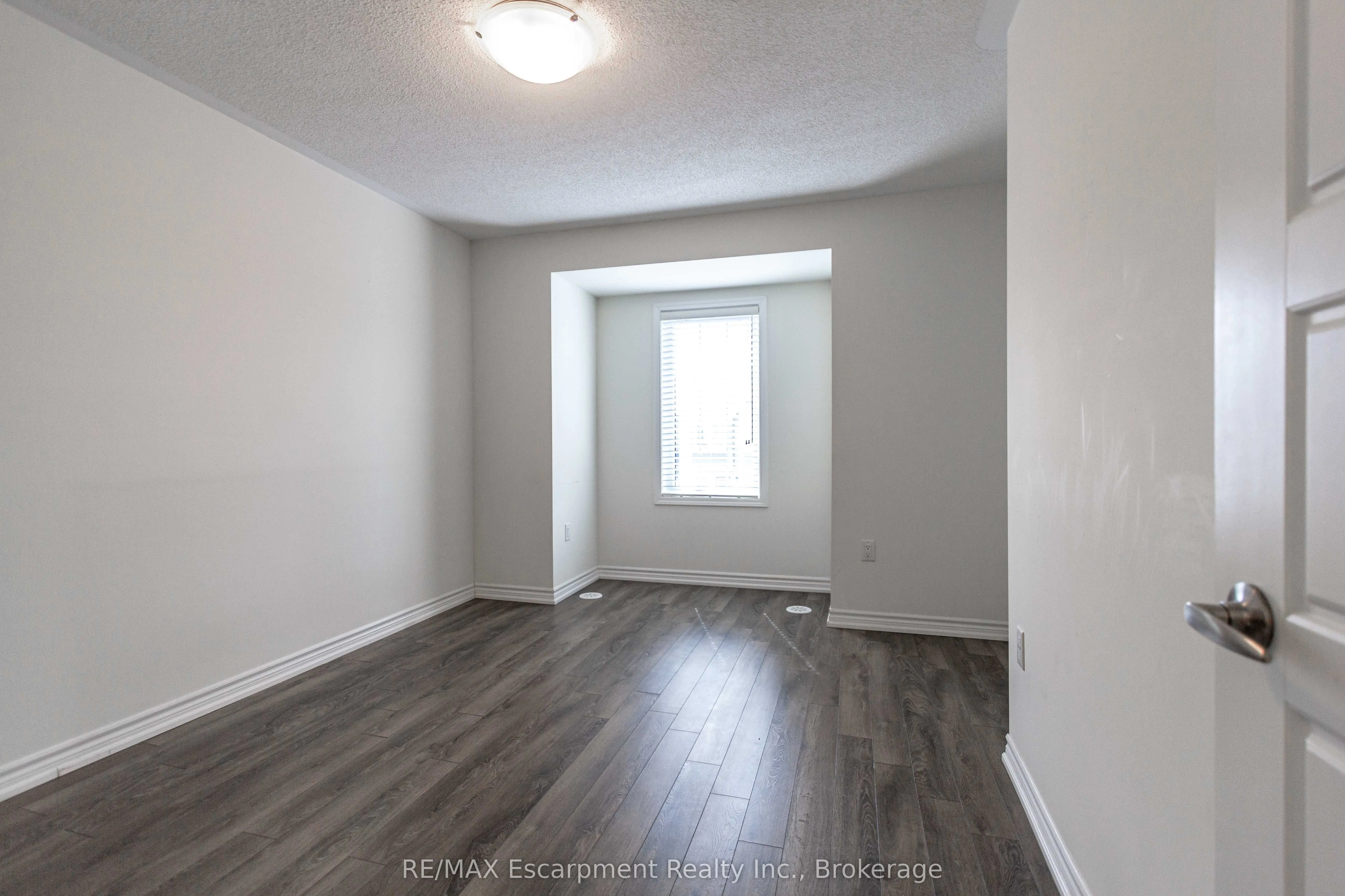 555 Allport Gate