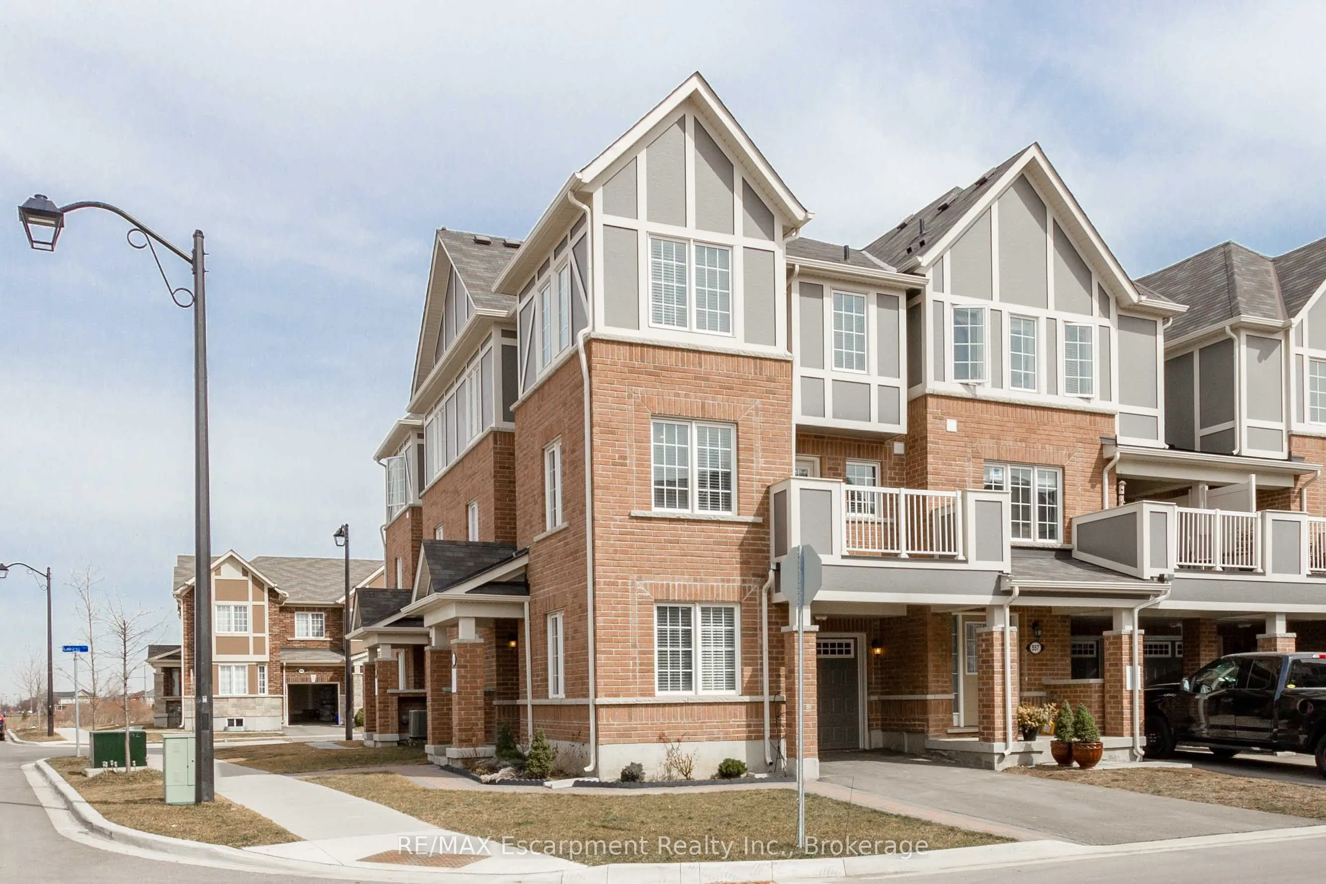 555 Allport Gate