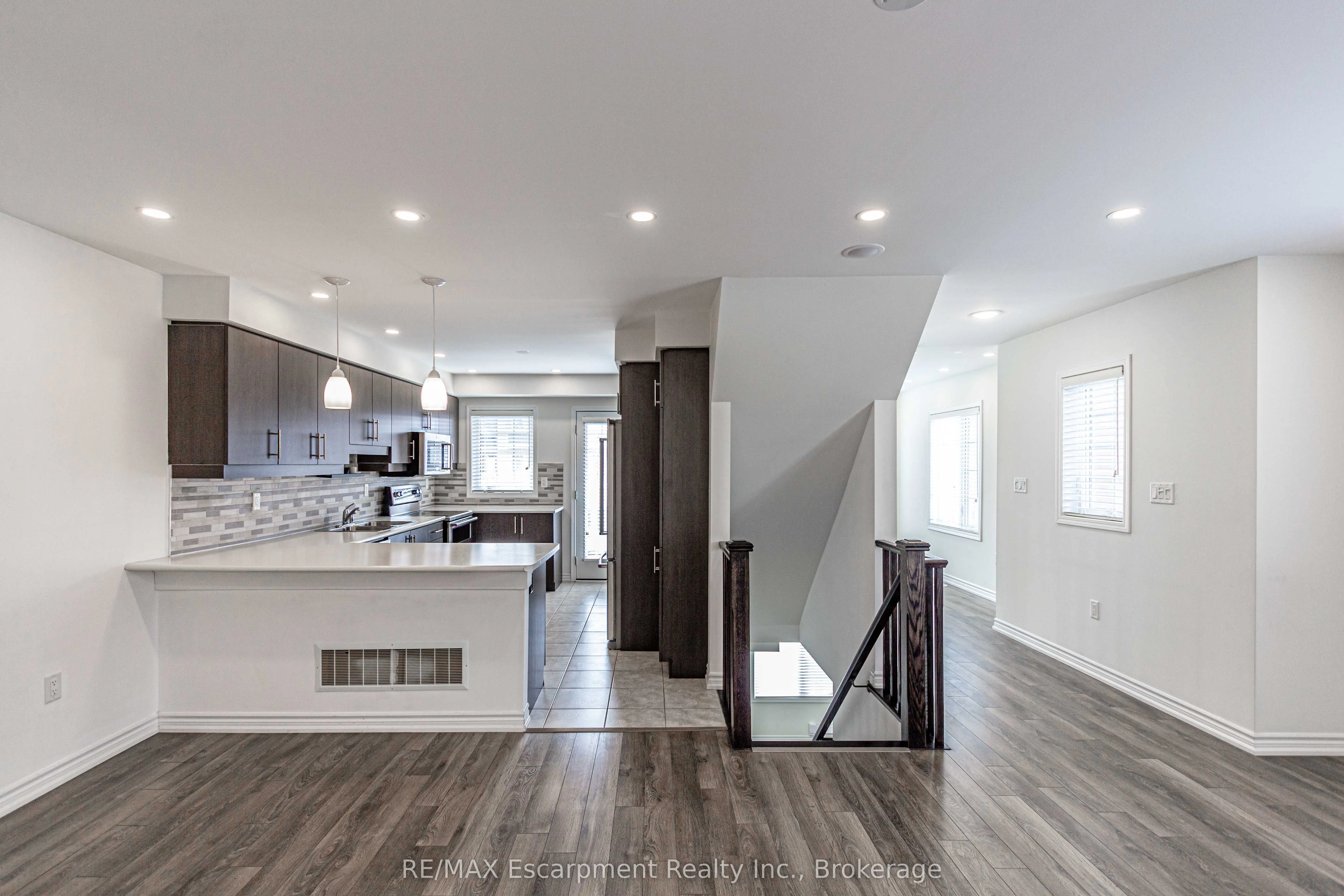555 Allport Gate