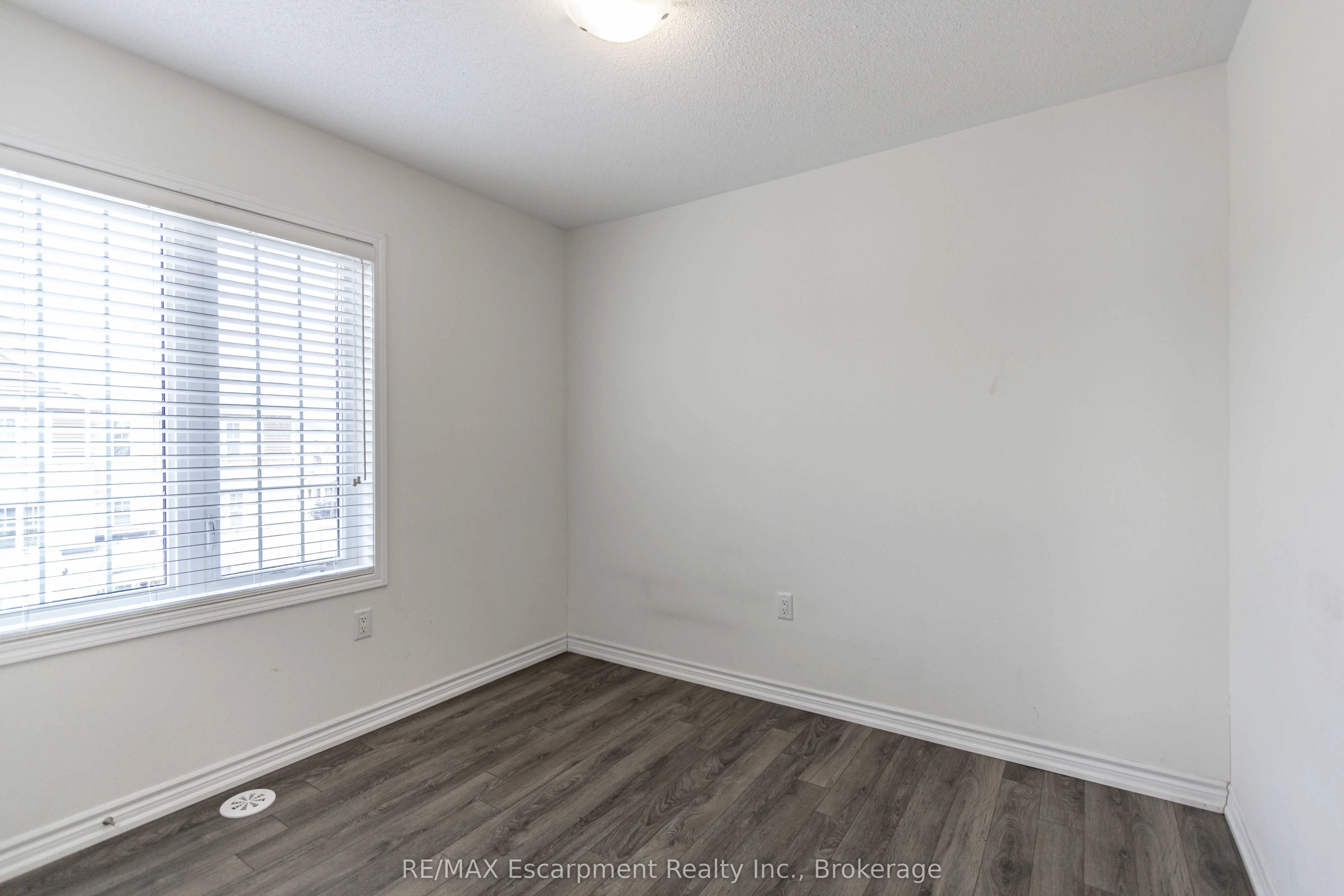 555 Allport Gate