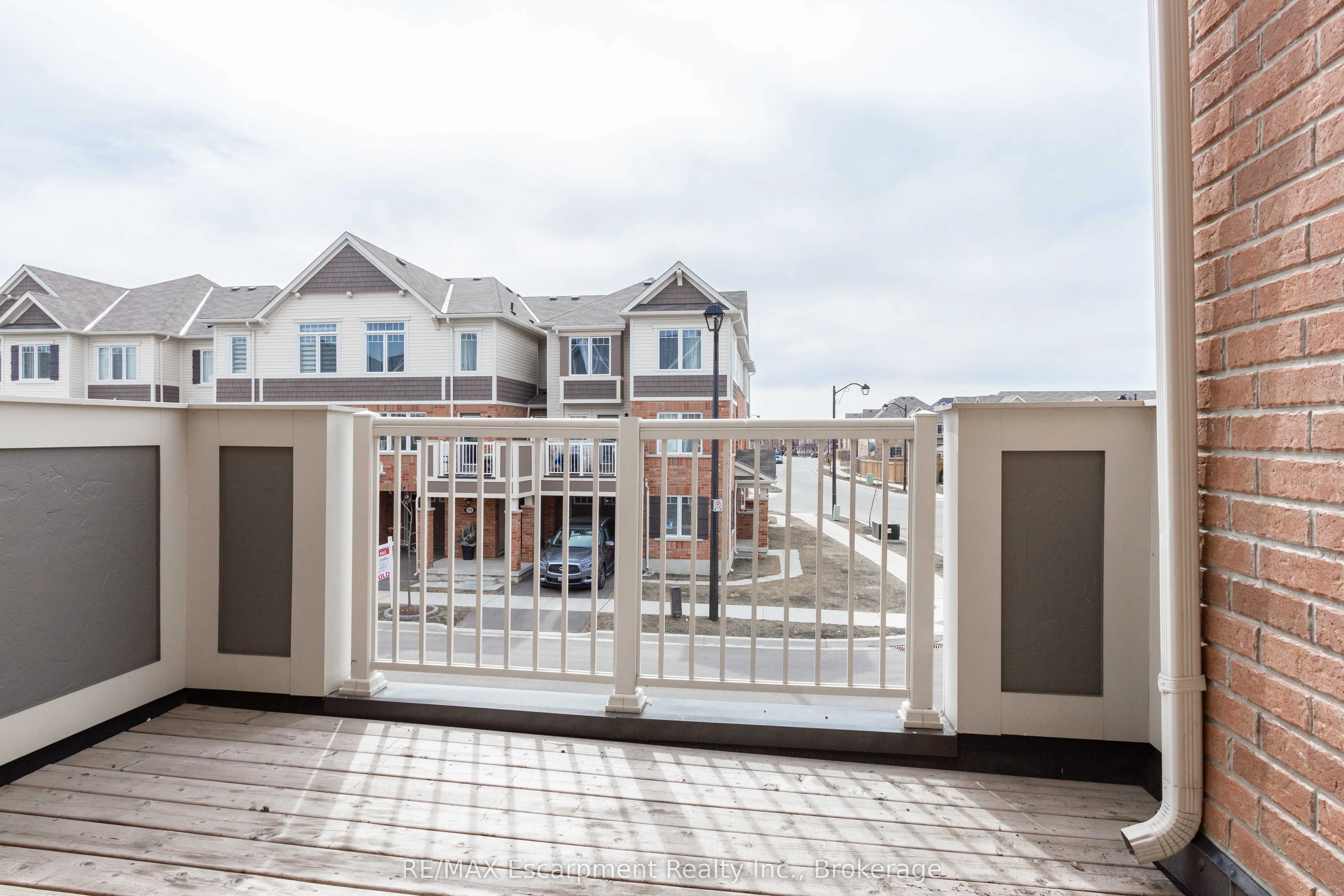 555 Allport Gate