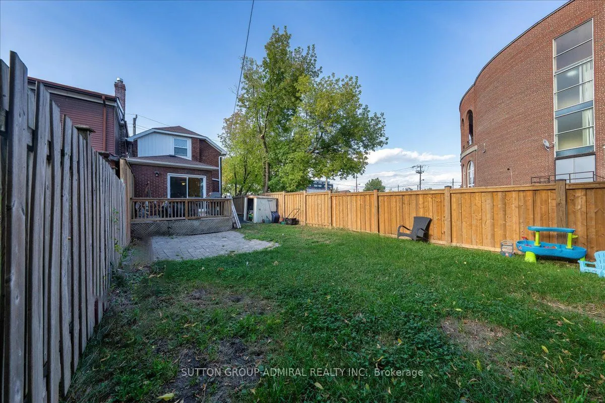 11 Bowie Avenue