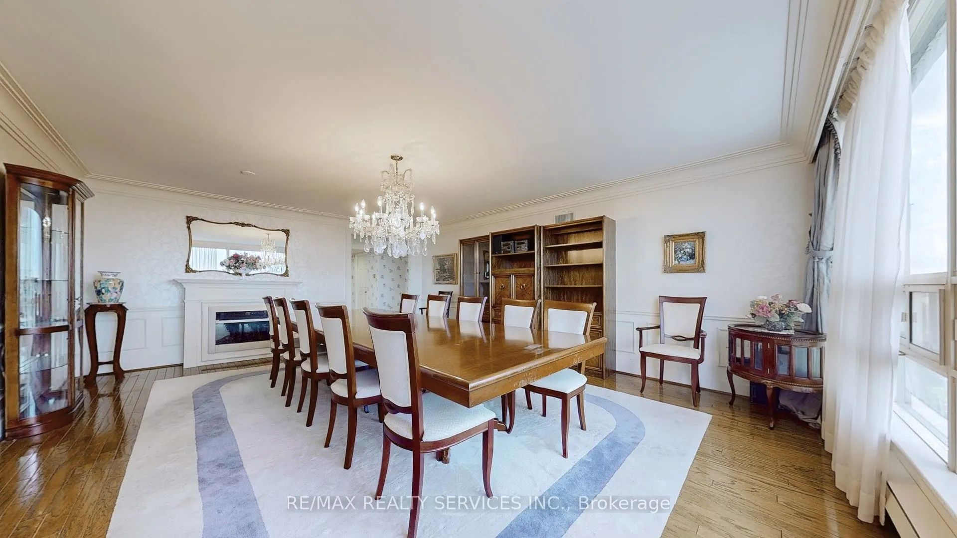 330 Mill Street S, #902