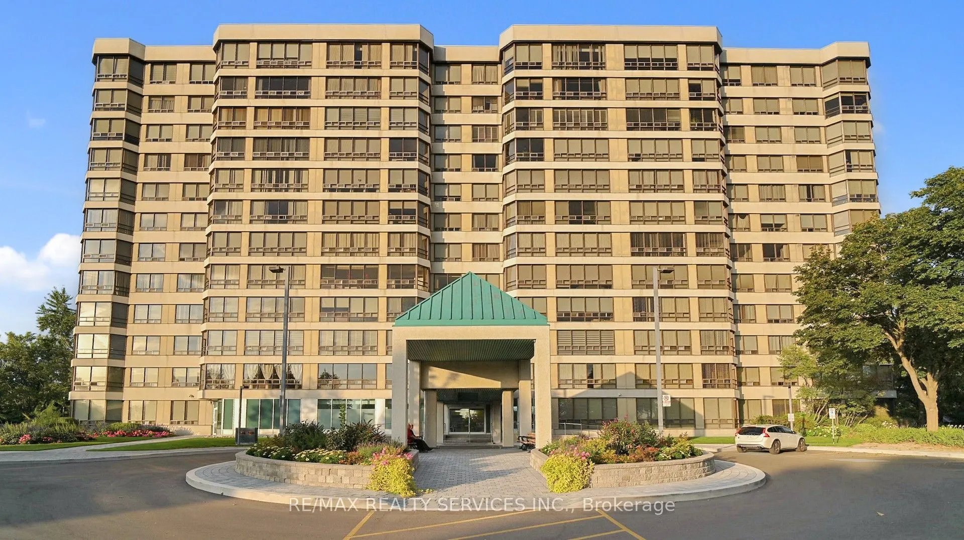 330 Mill Street S, #902