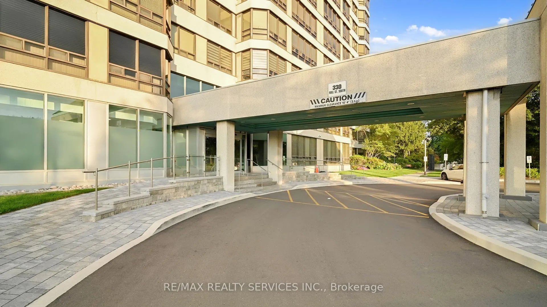 330 Mill Street S, #902