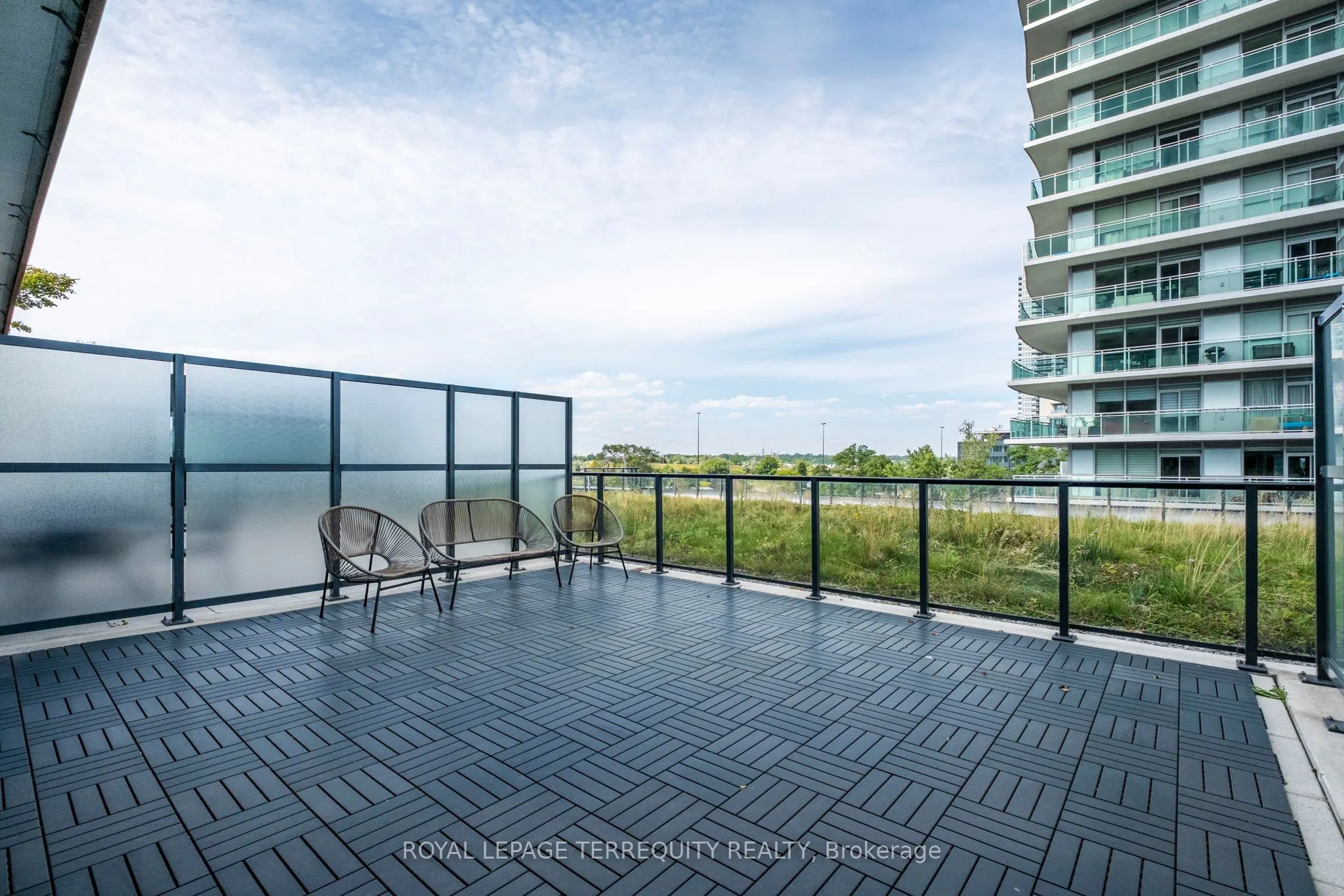 30 Shore Breeze Drive, #528