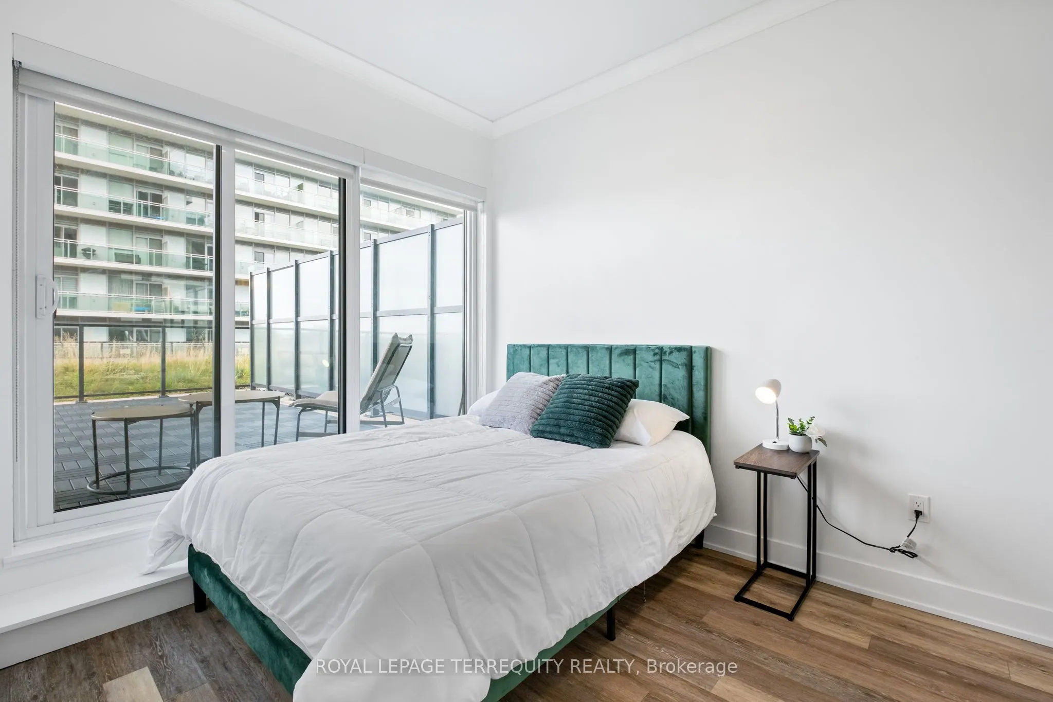 30 Shore Breeze Drive, #528