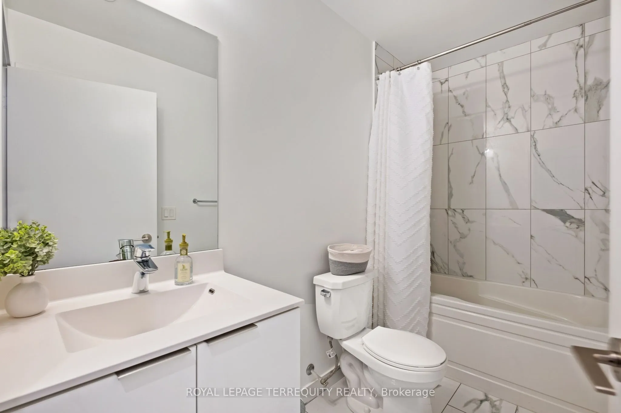 30 Shore Breeze Drive, #528