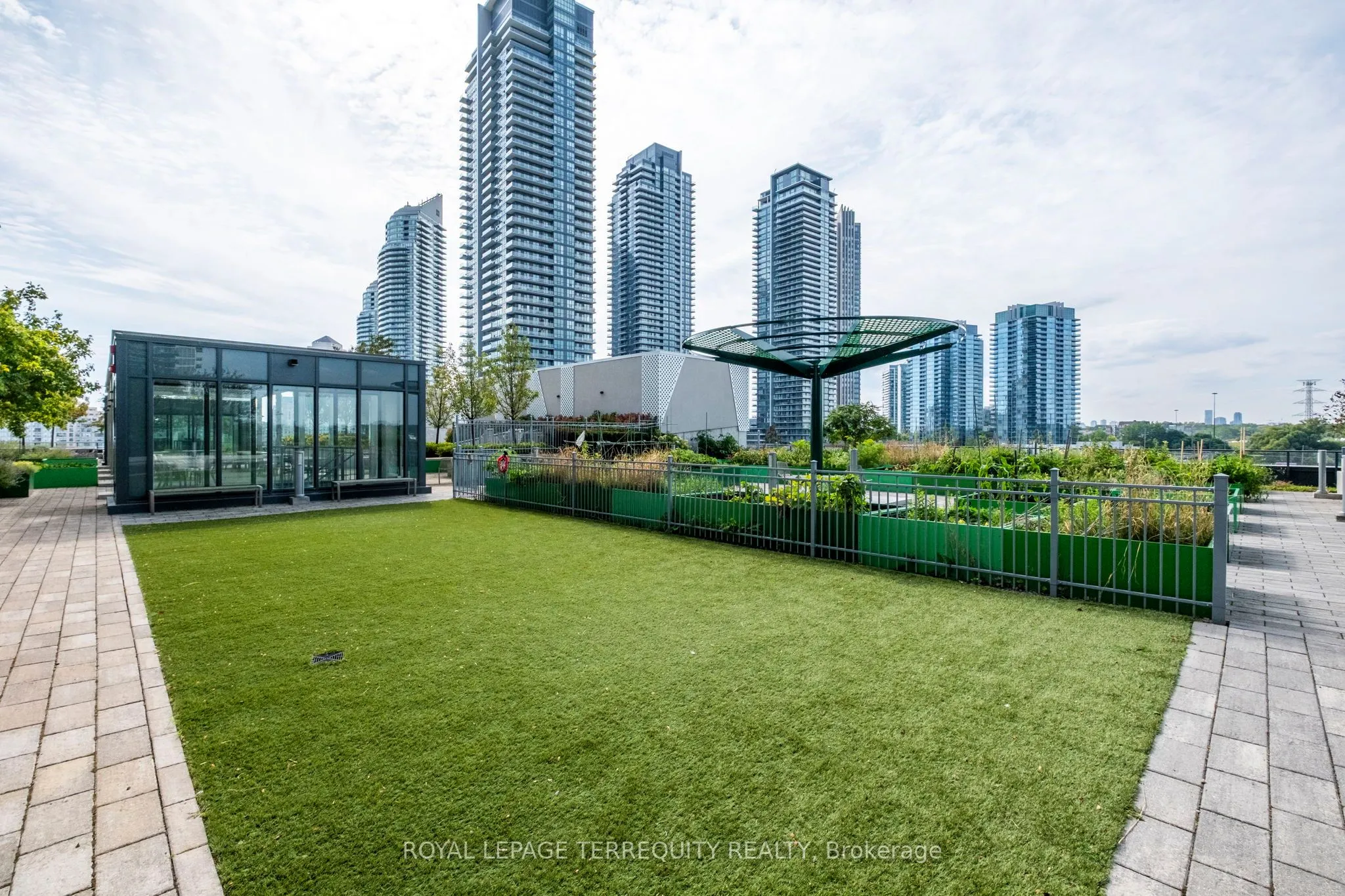 30 Shore Breeze Drive, #528