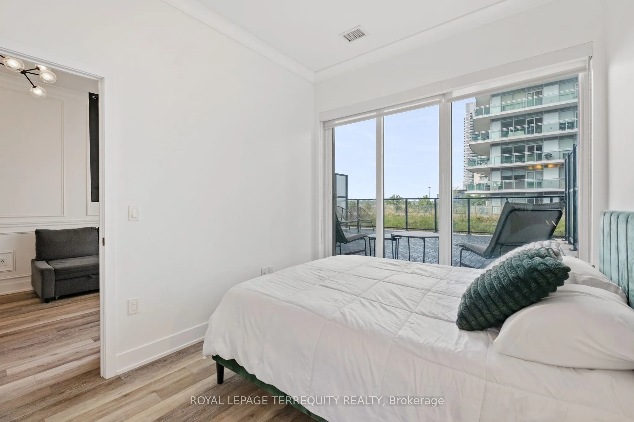 30 Shore Breeze Drive, #528