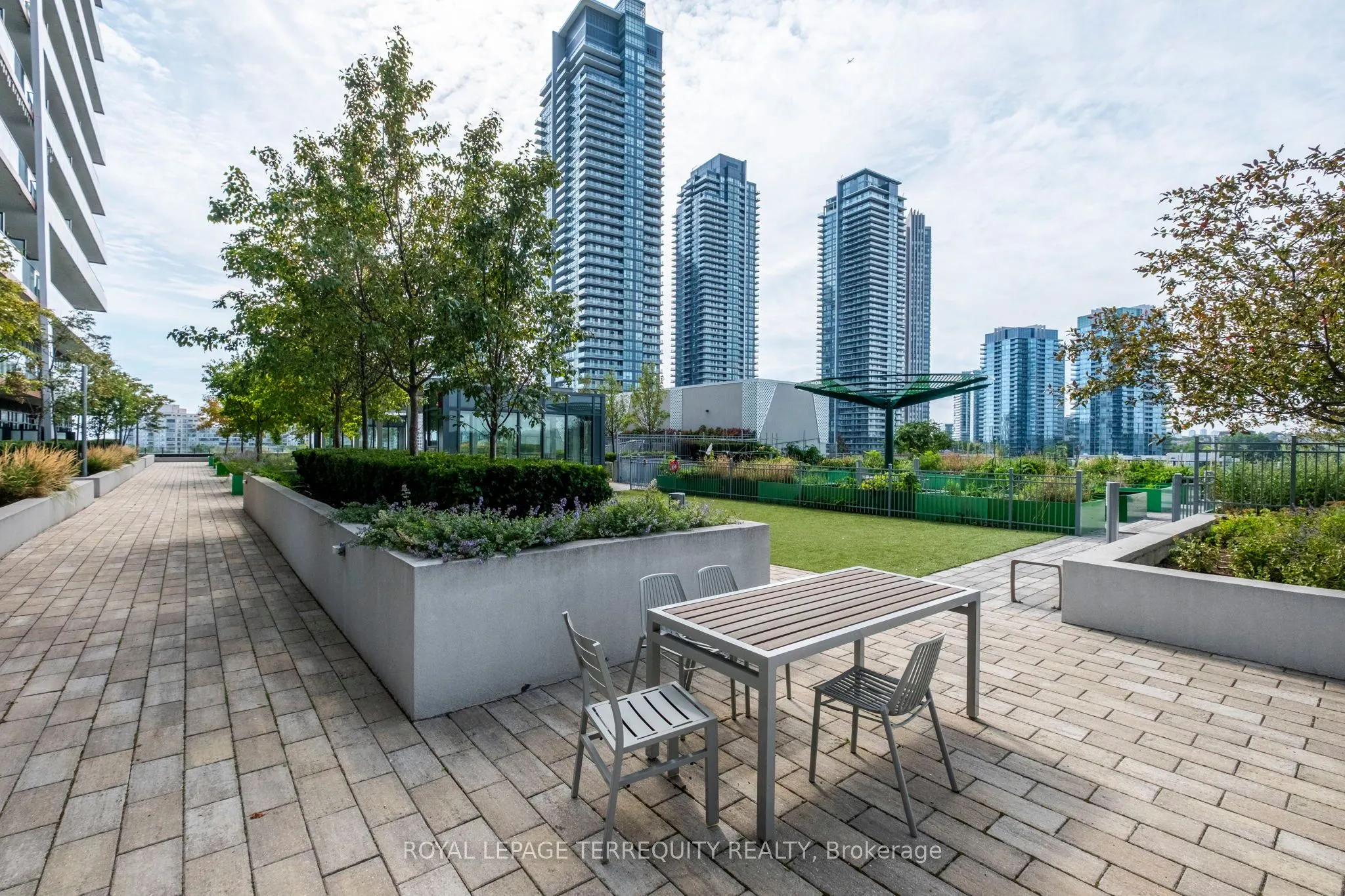 30 Shore Breeze Drive, #528