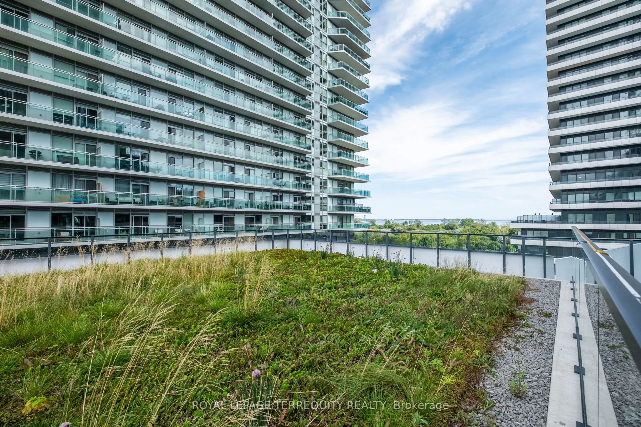 30 Shore Breeze Drive, #528