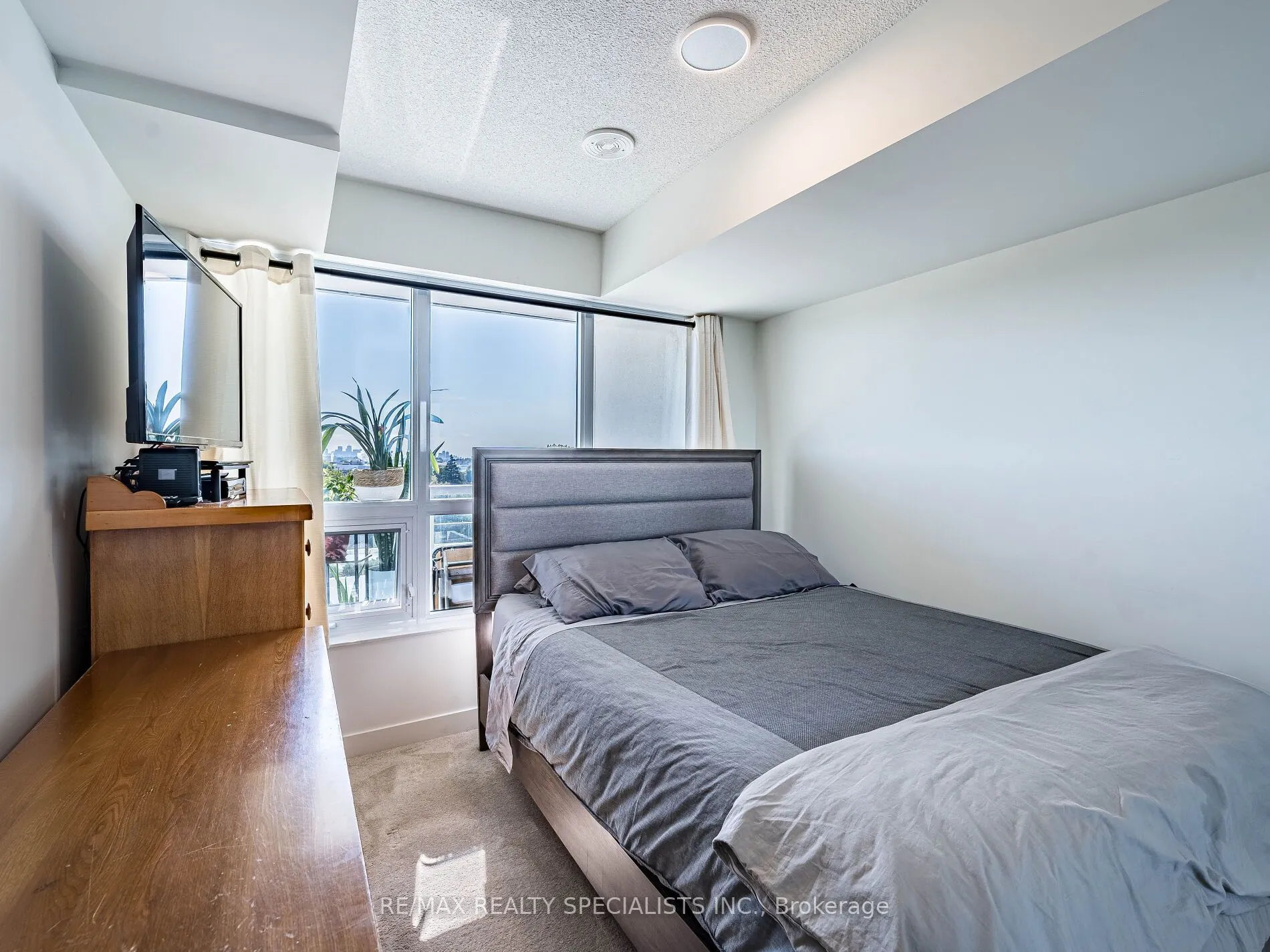 10 Wilby Crescent, #802