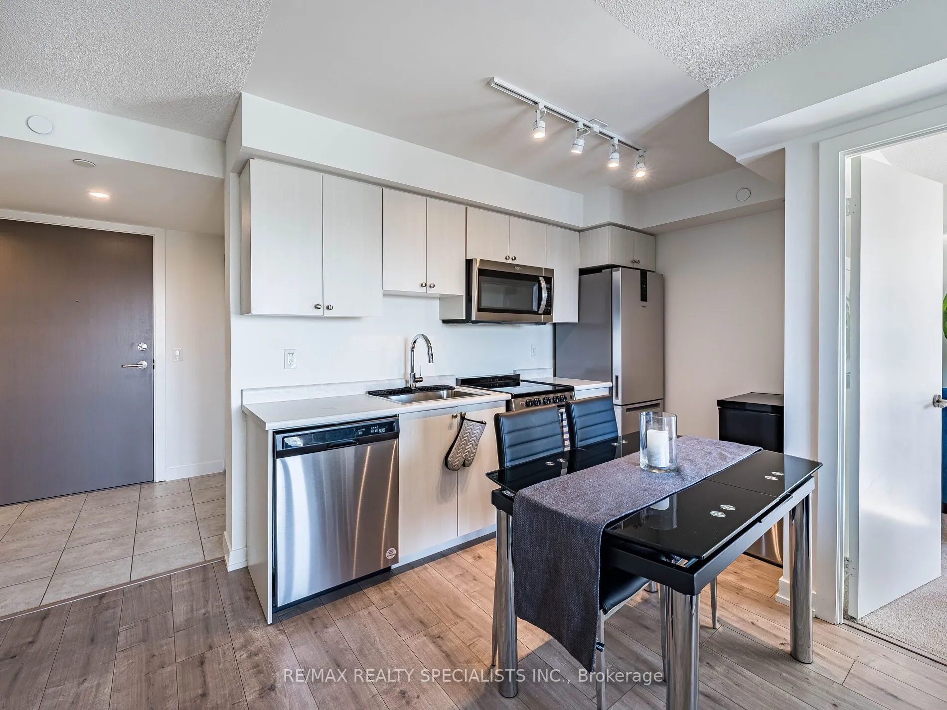 10 Wilby Crescent, #802