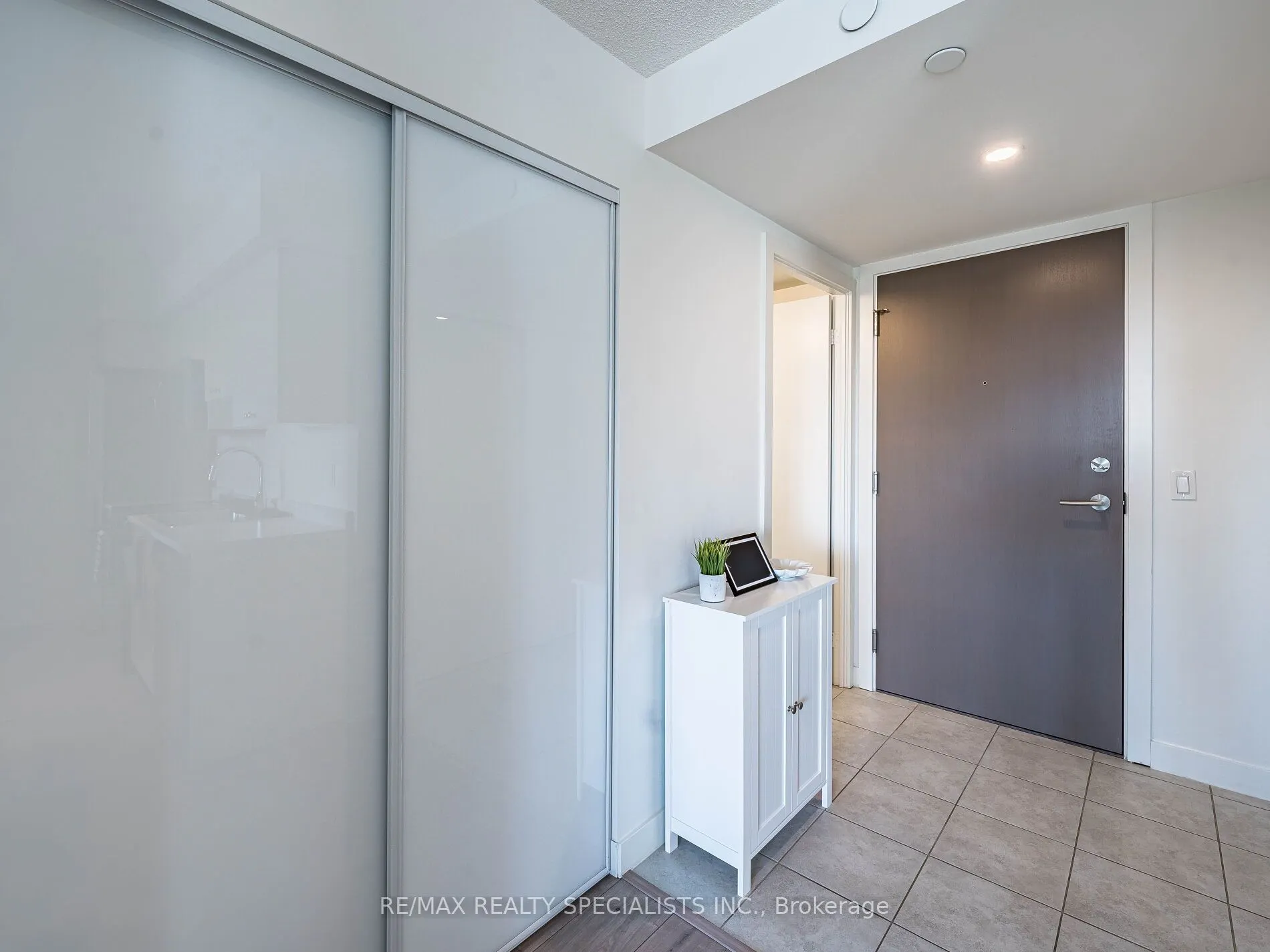 10 Wilby Crescent, #802