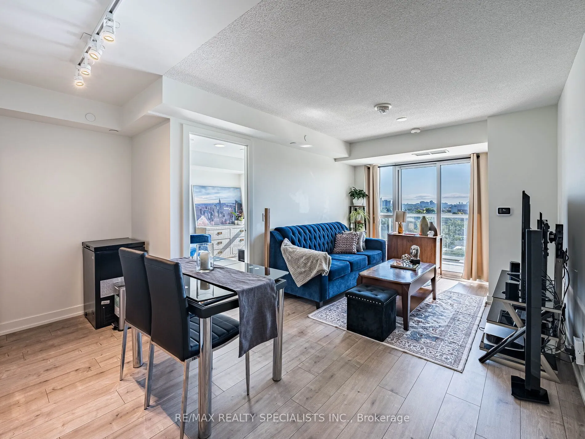 10 Wilby Crescent, #802