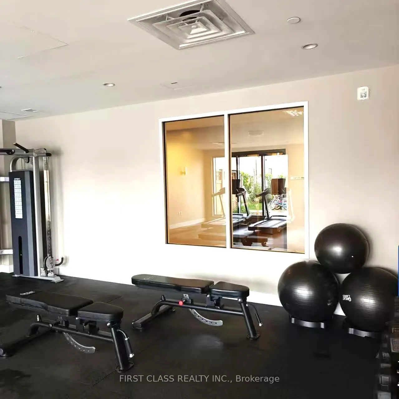 716 Main Street E, #808