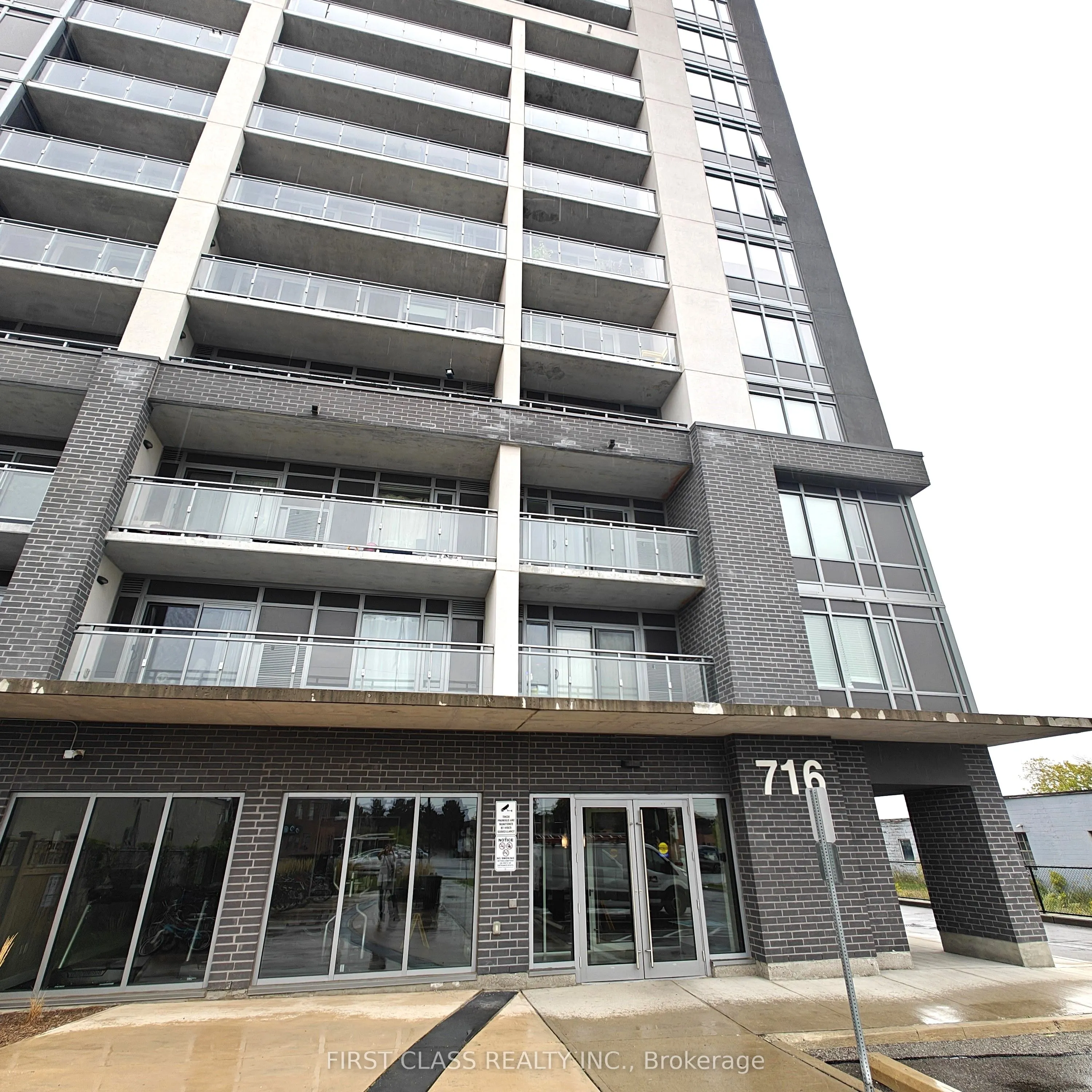 716 Main Street E, #808