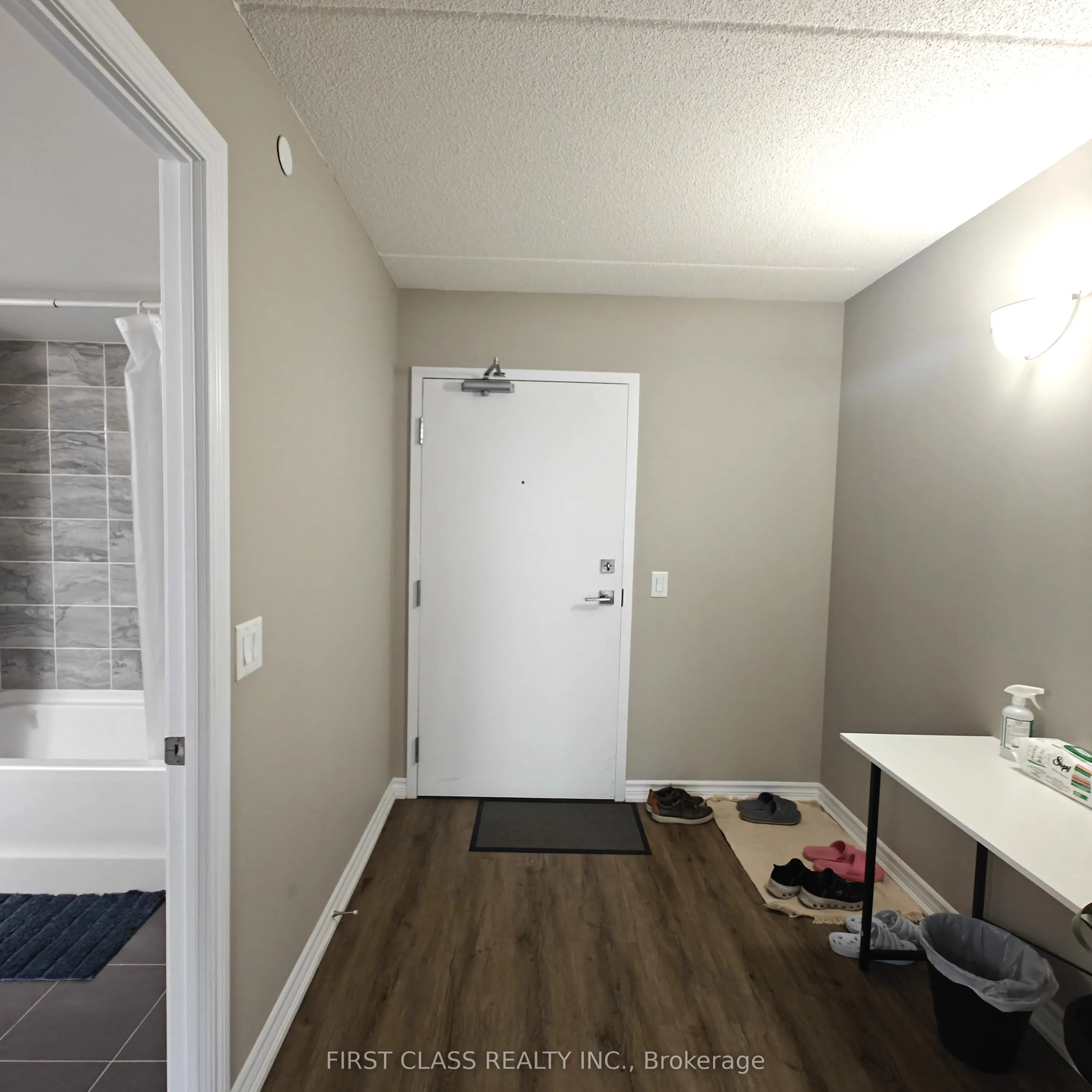 716 Main Street E, #808