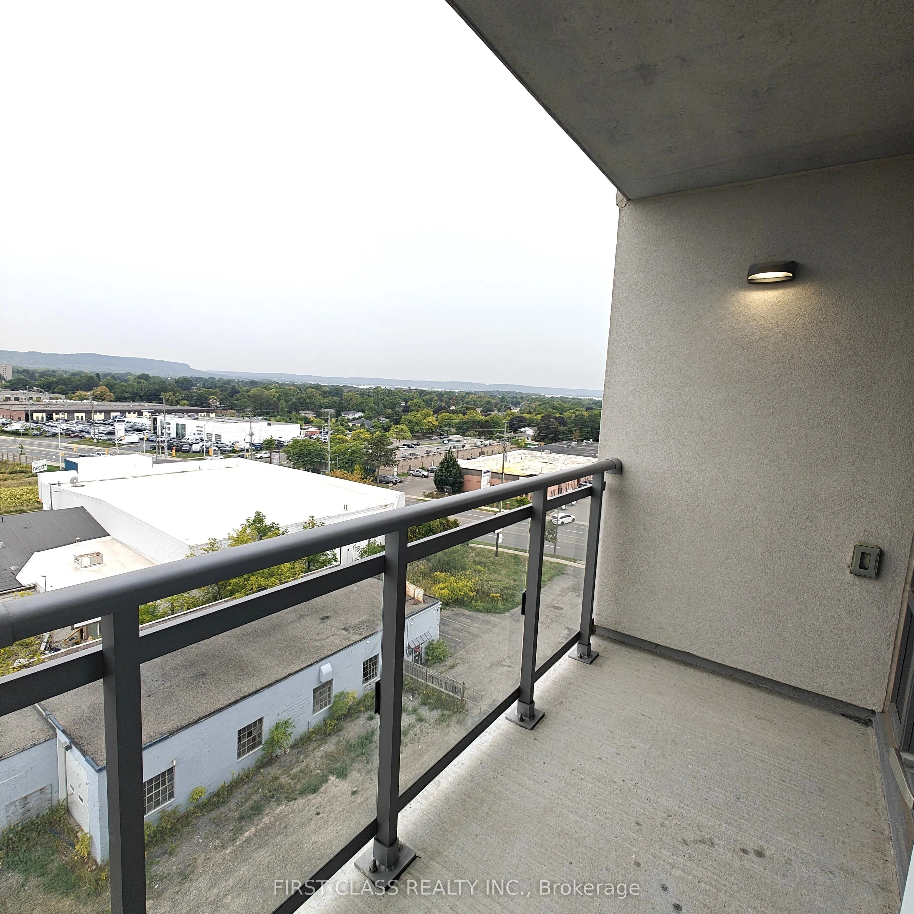 716 Main Street E, #808