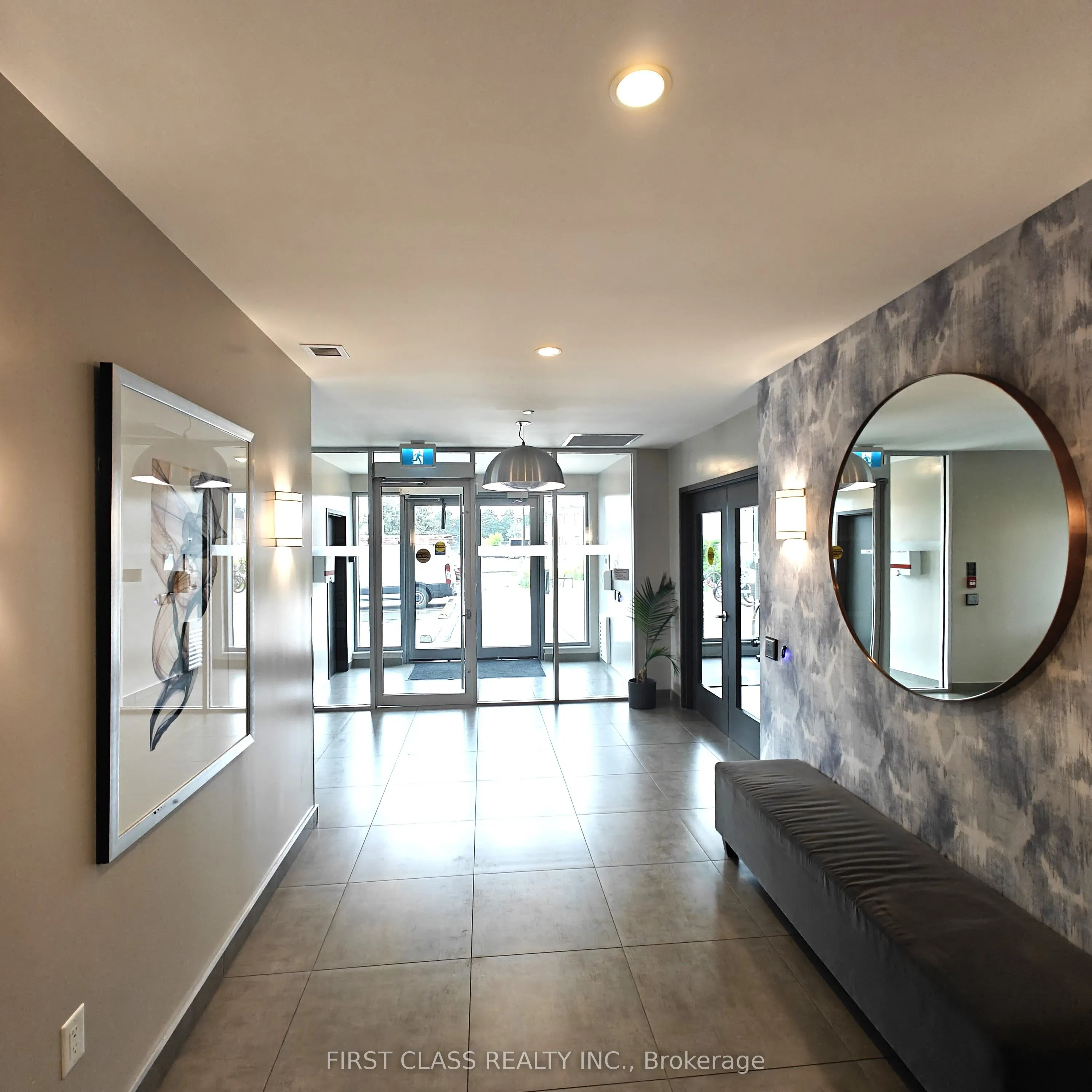716 Main Street E, #808