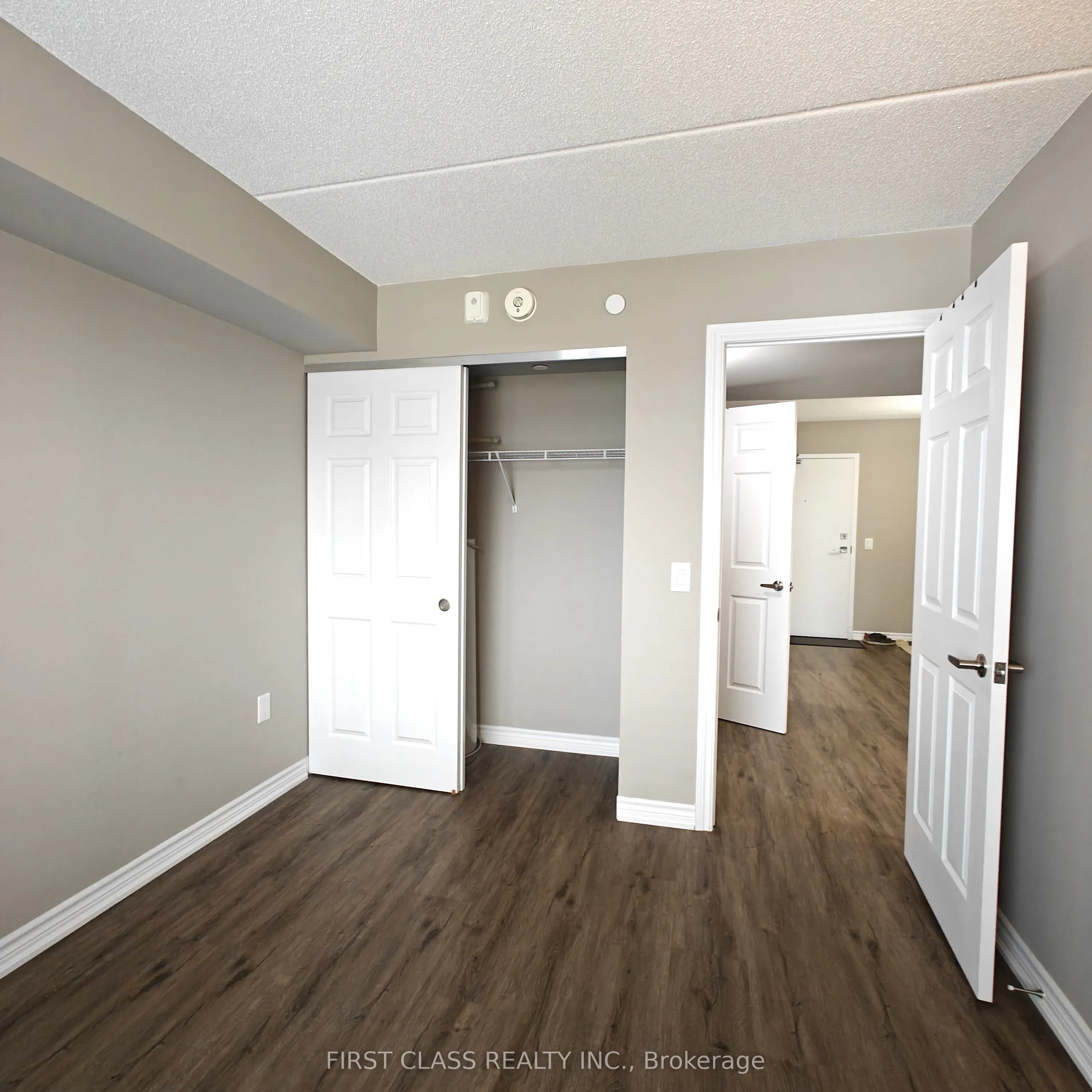 716 Main Street E, #808