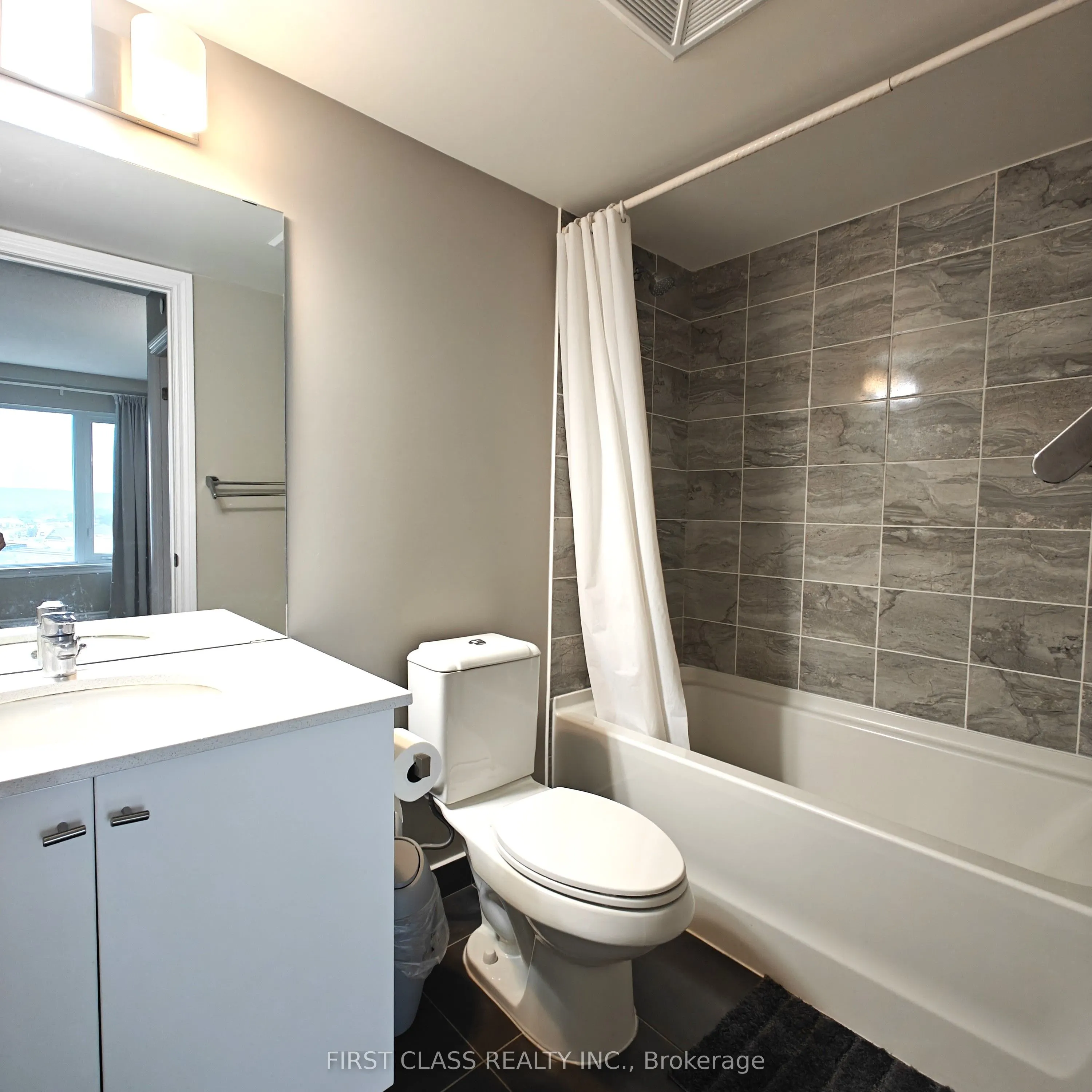 716 Main Street E, #808