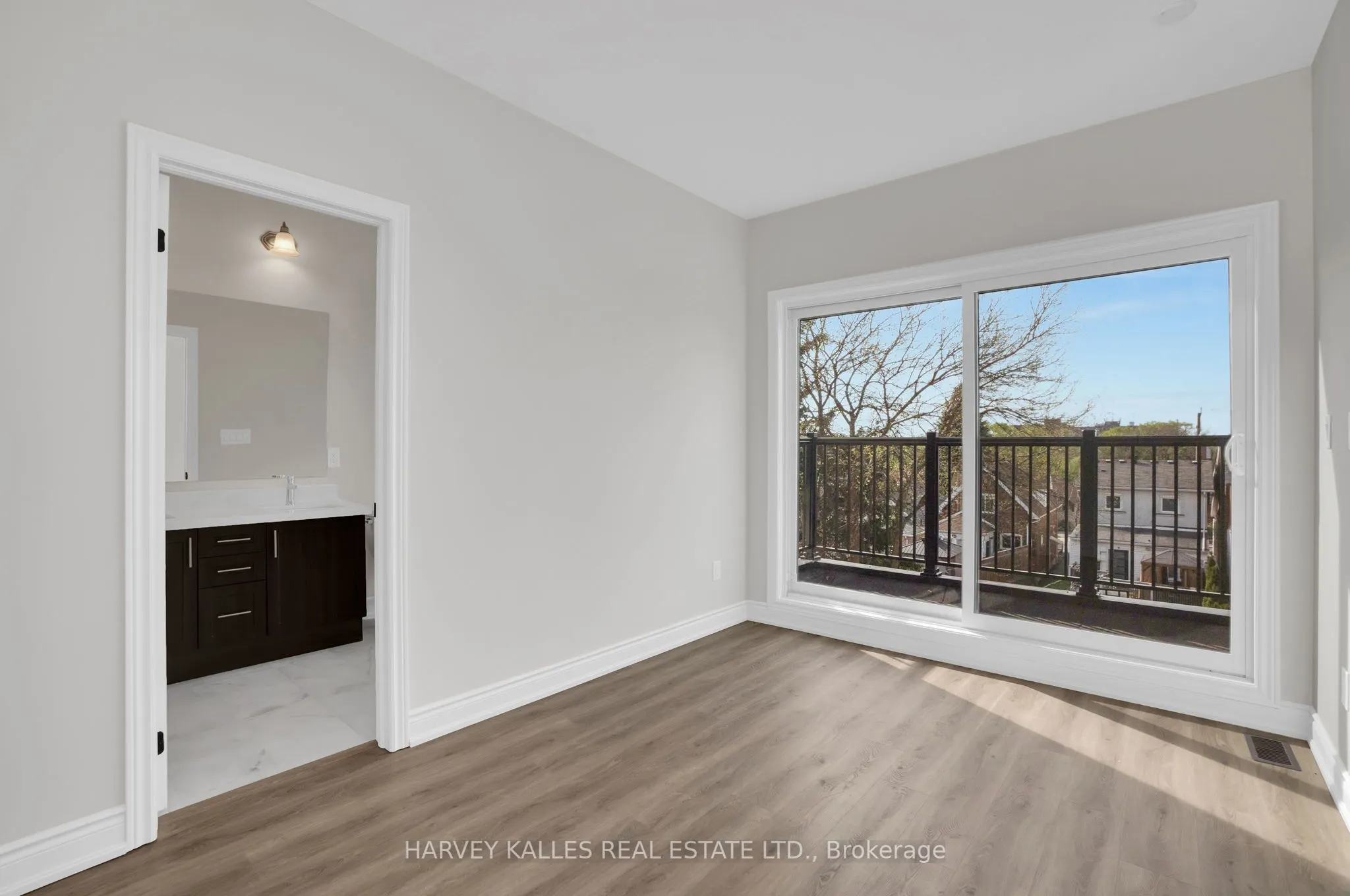 19 Lambton Avenue, #Main & 2nd